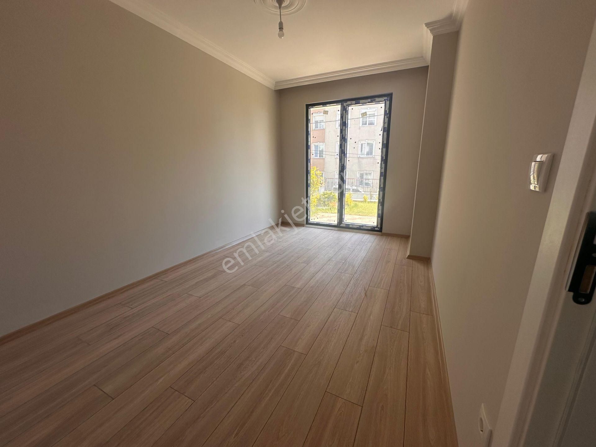 Büyükçekmece Celaliye Mahallesinde Teraslı Ve Bahçe Kullanımlı 2+1 Daire! - Görsel 6