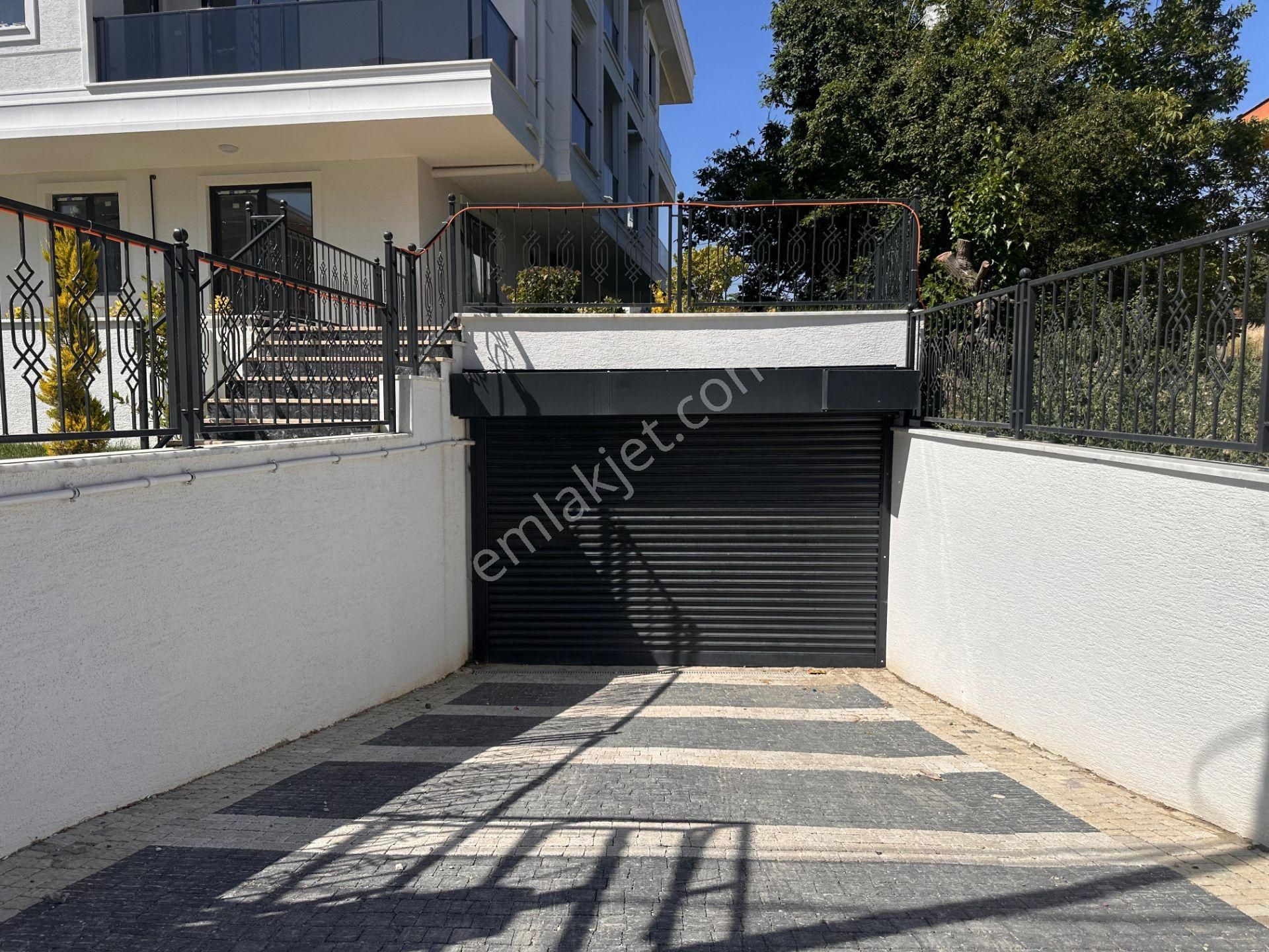 Büyükçekmece Celaliye Mahallesinde Teraslı Ve Bahçe Kullanımlı 2+1 Daire! - Görsel 16