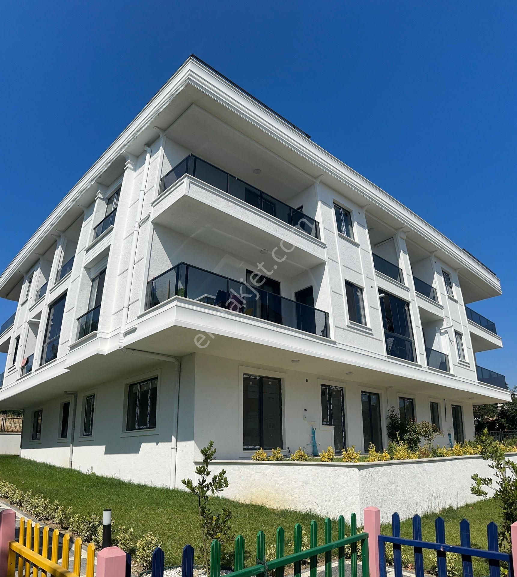 Büyükçekmece Celaliye Mahallesinde Teraslı Ve Bahçe Kullanımlı 2+1 Daire! - Görsel 24