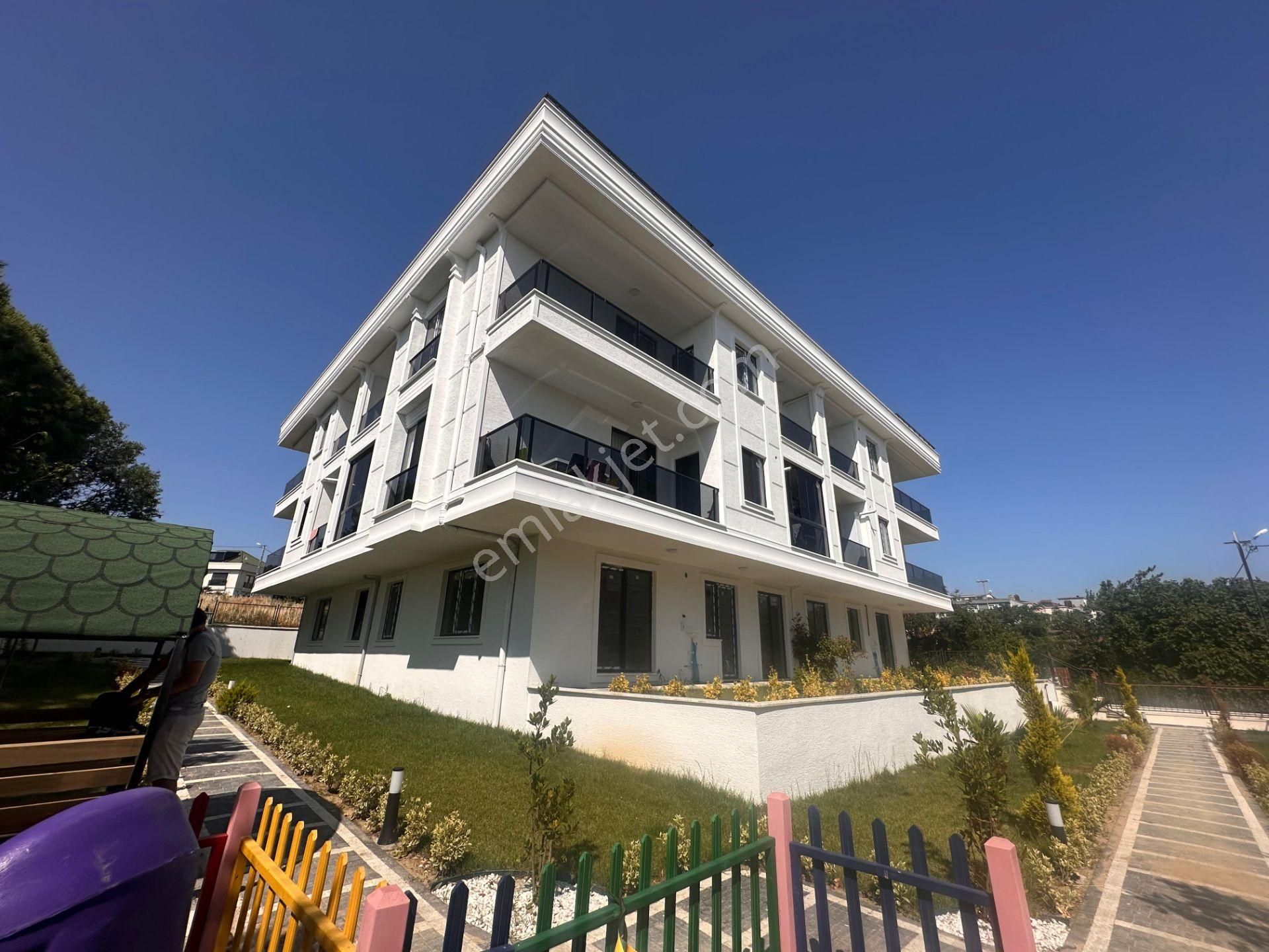 Büyükçekmece Celaliye Mahallesinde Teraslı Ve Bahçe Kullanımlı 2+1 Daire! - Görsel 23