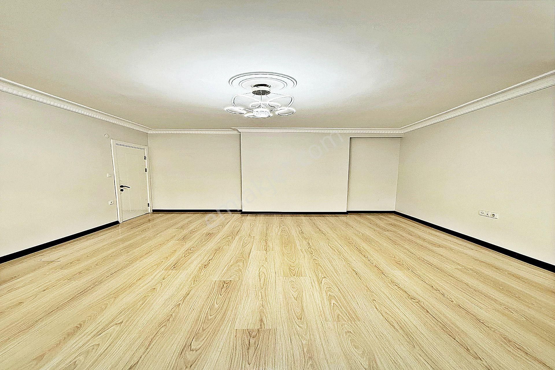 Bahçeşehir Lokasyonunda Lüx Tasarımlı Satılık 2+1 Daire - Görsel 8