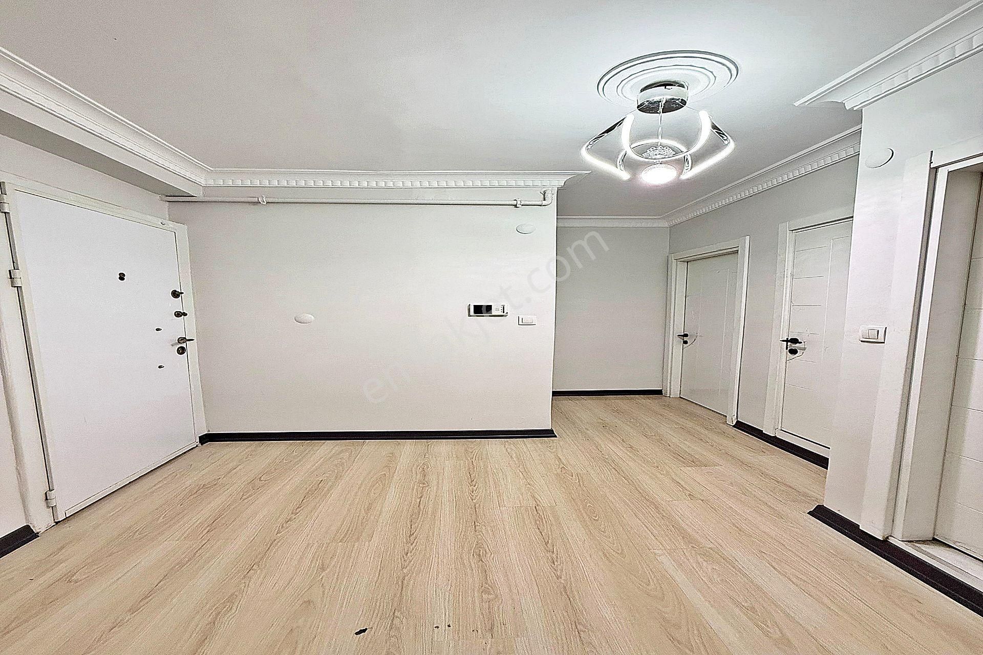 Bahçeşehir Lokasyonunda Lüx Tasarımlı Satılık 2+1 Daire - Görsel 18