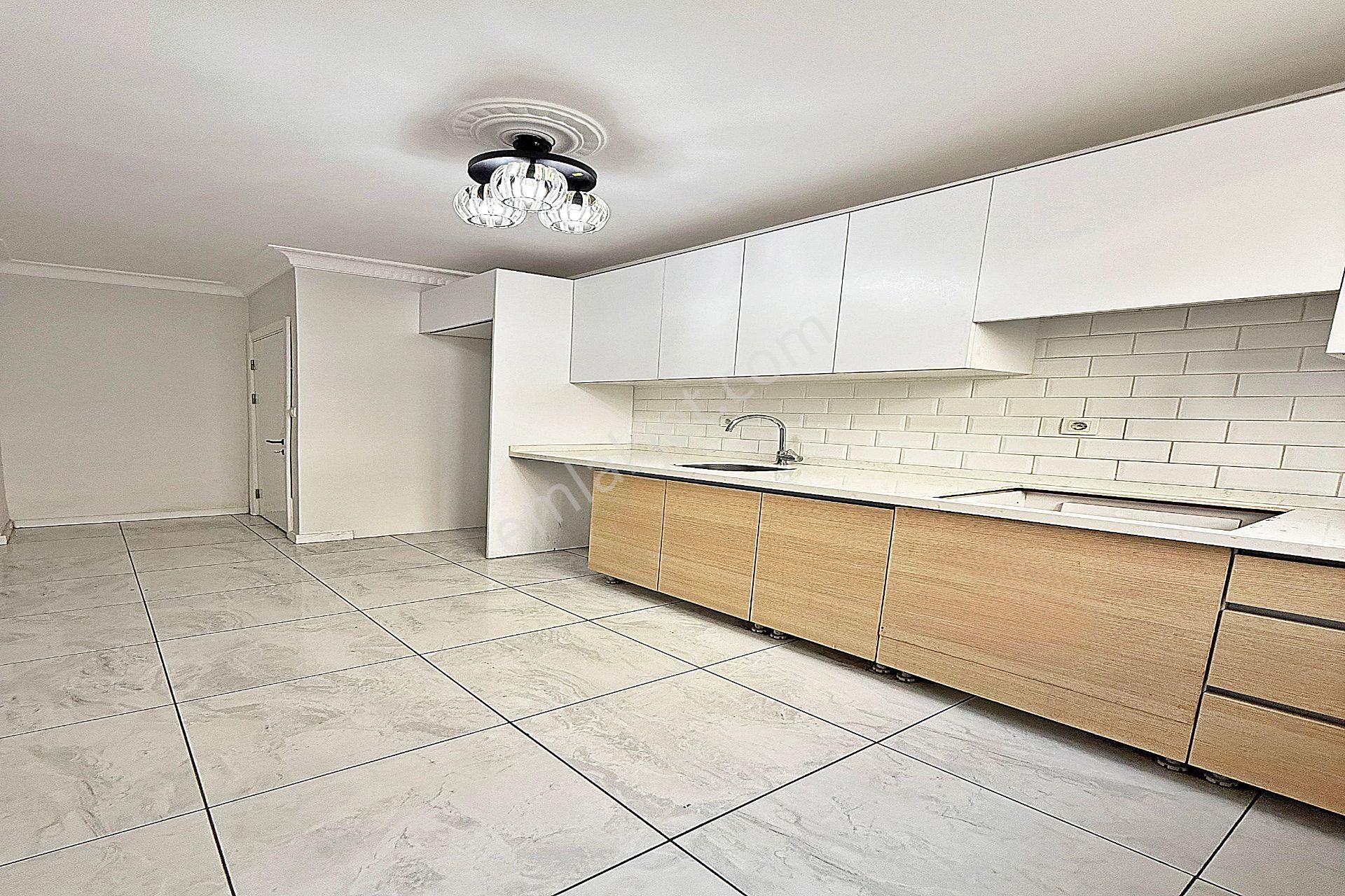 Bahçeşehir Lokasyonunda Lüx Tasarımlı Satılık 2+1 Daire - Görsel 5