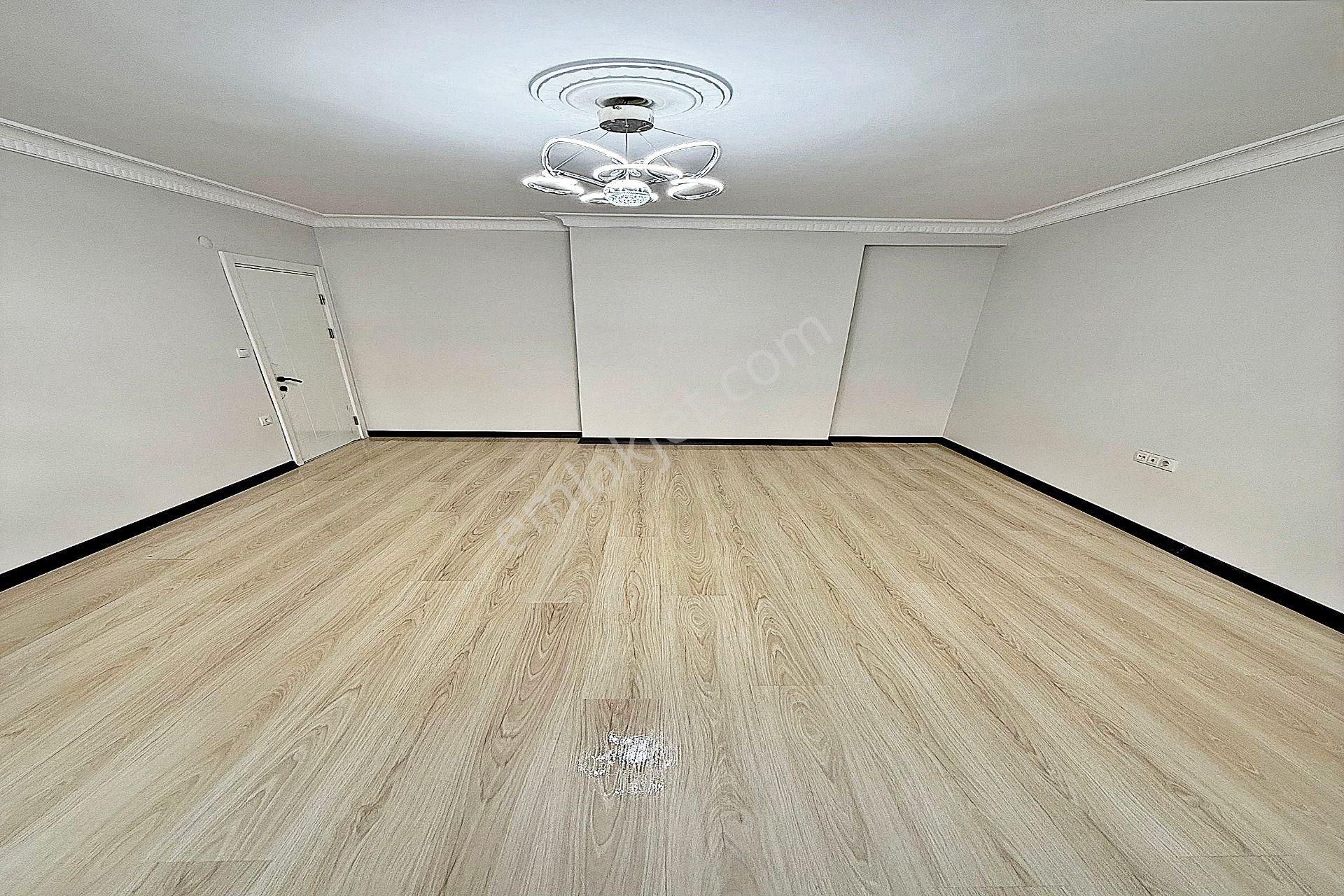 Bahçeşehir Lokasyonunda Lüx Tasarımlı Satılık 2+1 Daire - Görsel 9