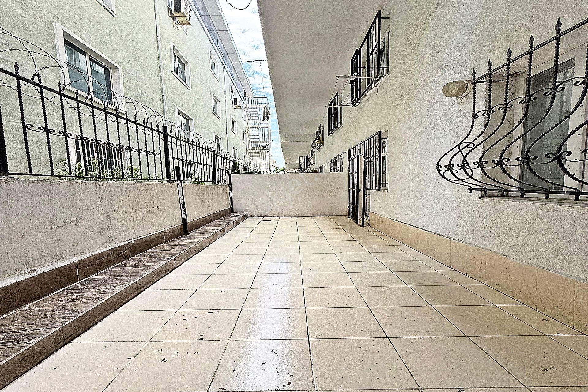 Bahçeşehir Lokasyonunda Lüx Tasarımlı Satılık 2+1 Daire - Görsel 19