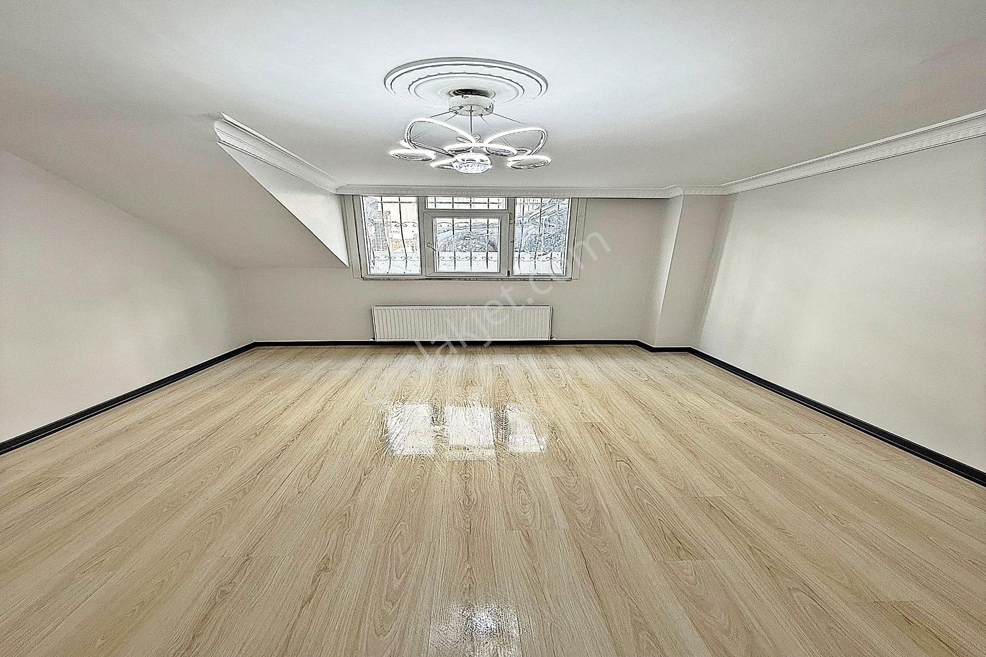 Bahçeşehir Lokasyonunda Lüx Tasarımlı Satılık 2+1 Daire - Görsel 7