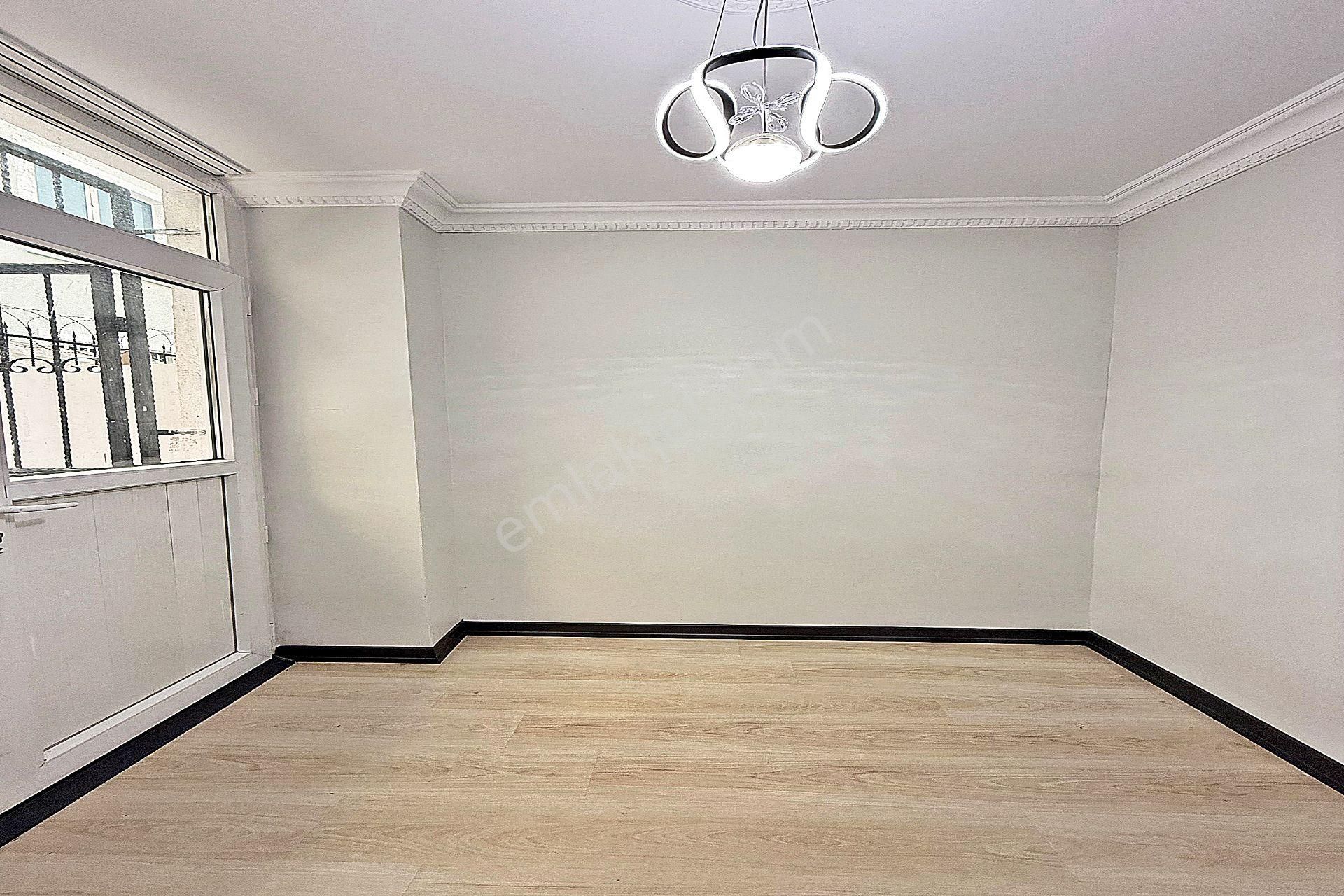 Bahçeşehir Lokasyonunda Lüx Tasarımlı Satılık 2+1 Daire - Görsel 13