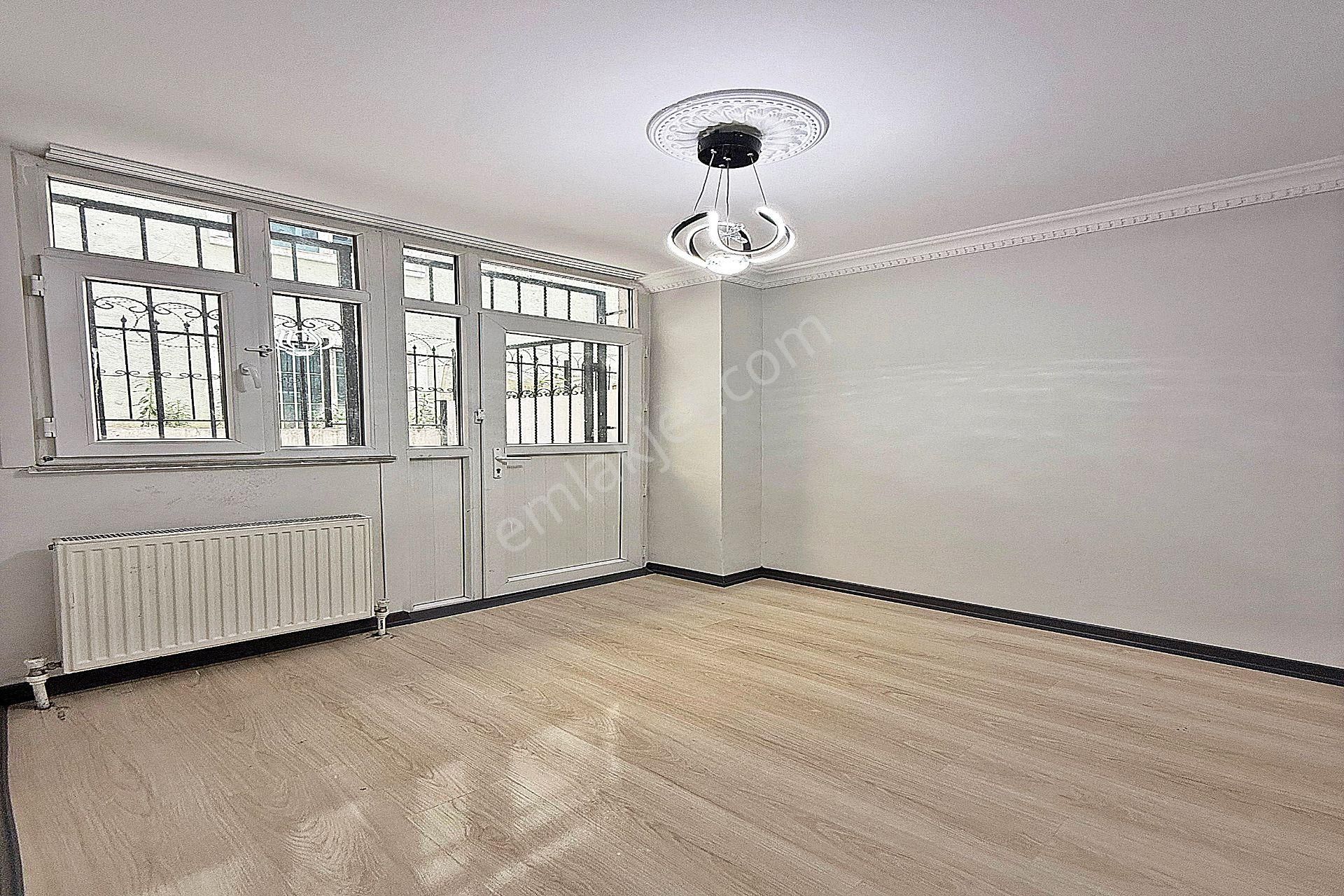 Bahçeşehir Lokasyonunda Lüx Tasarımlı Satılık 2+1 Daire - Görsel 14