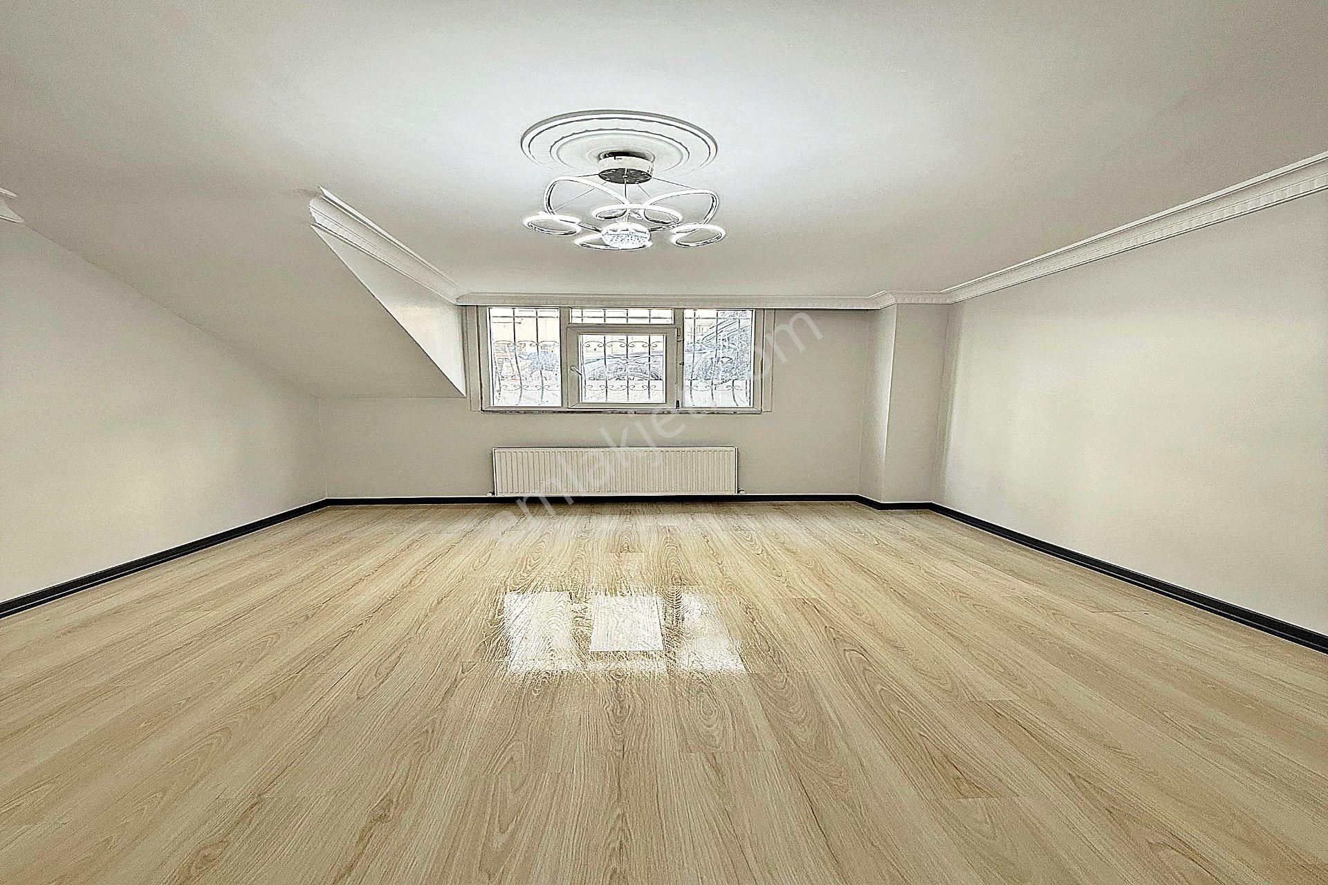 Bahçeşehir Lokasyonunda Lüx Tasarımlı Satılık 2+1 Daire - Görsel 6