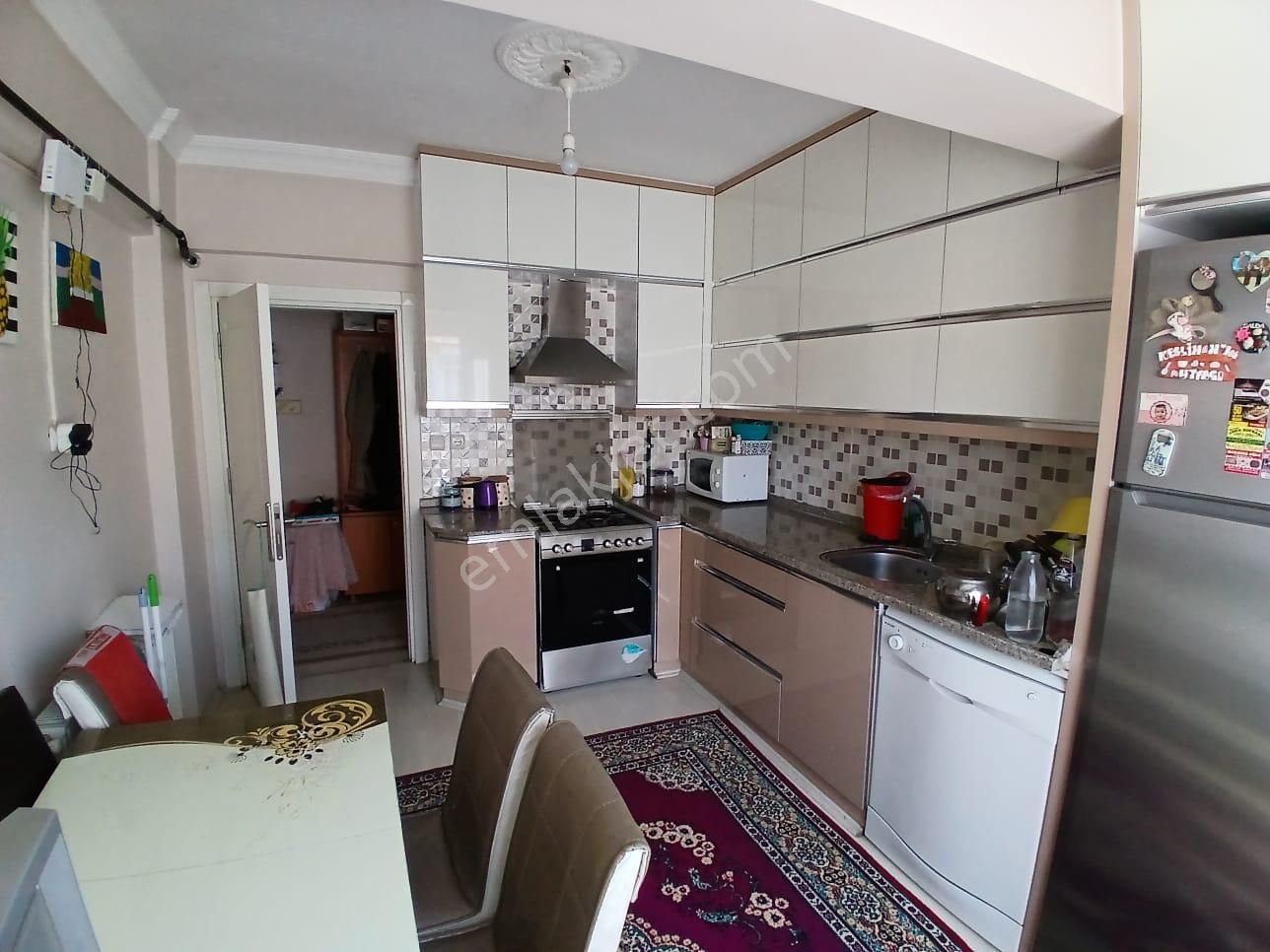 Akçay Emlak'tan Akşehir İstasyon Mahallesi Perşembe Pazarı Altında Satılık 3+1 Daire