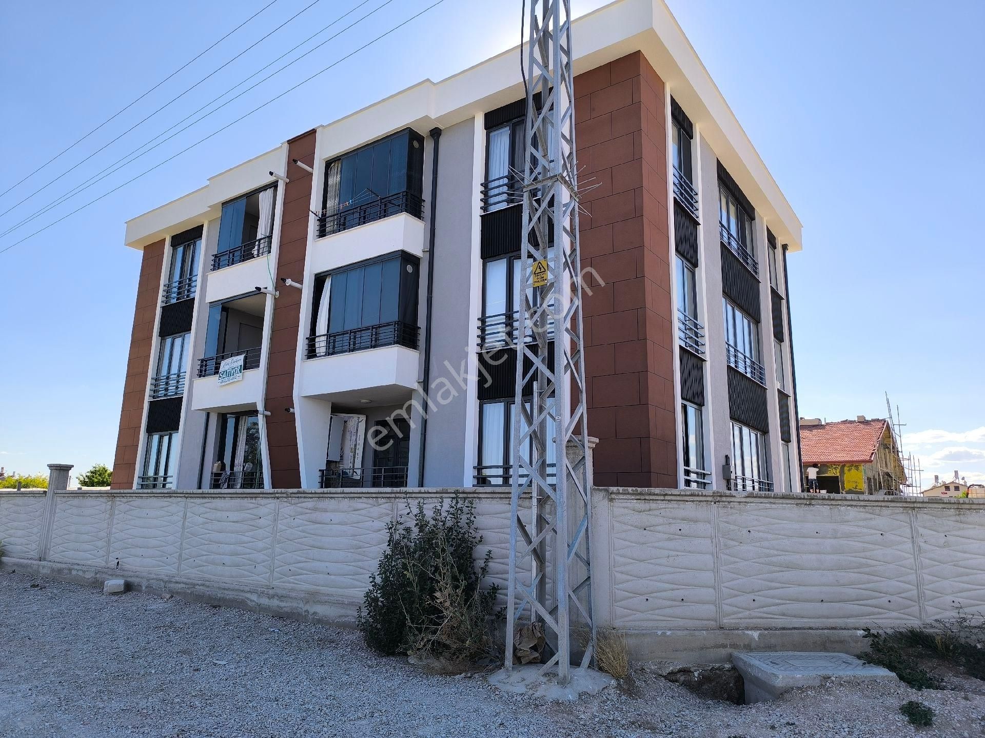 Karatay İstiklal Mh. 2+1 Müstakil Tadinda Arakat Daire