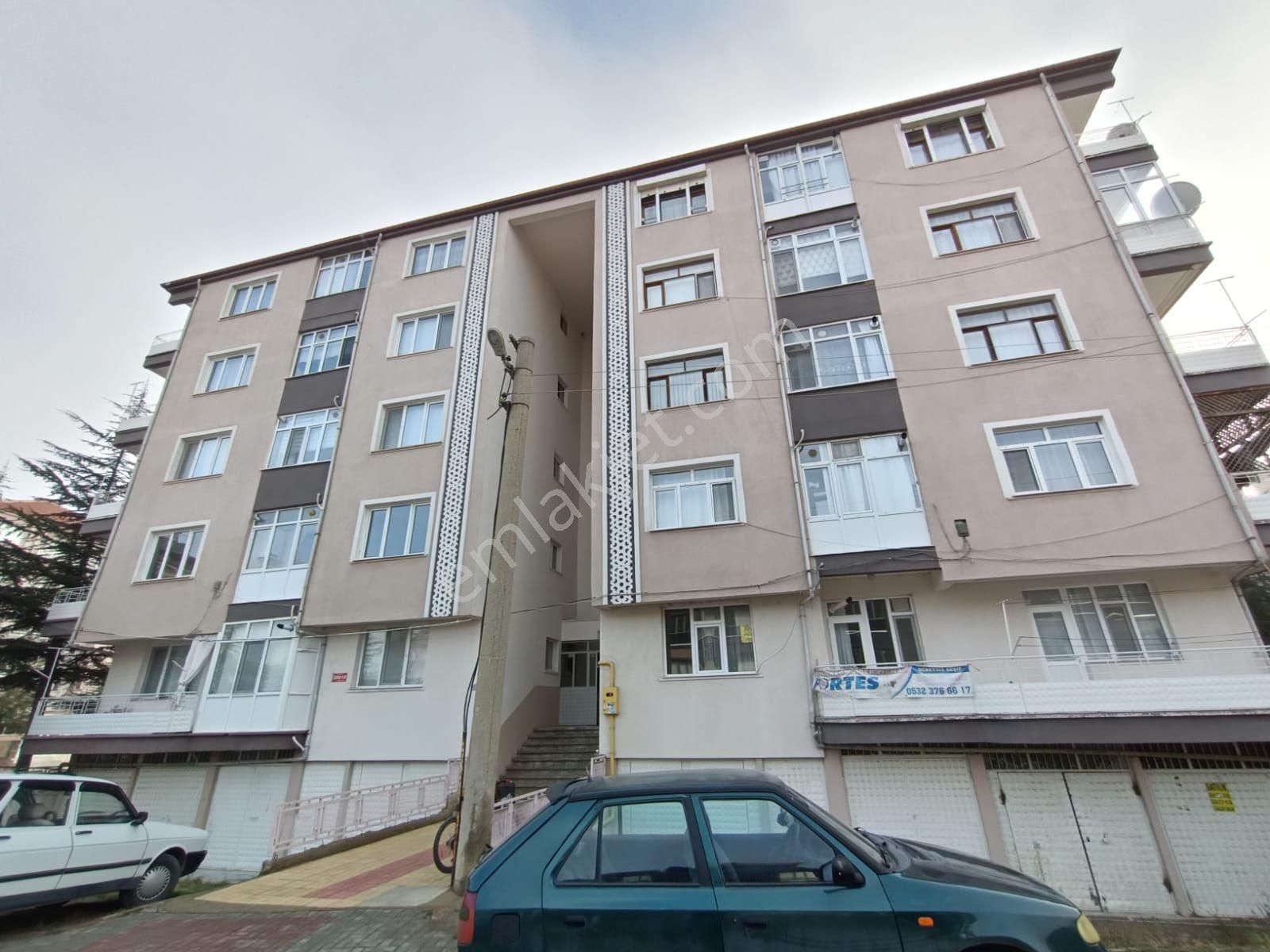 Akşehir Mualla Cvr 3+1 Asansörlü Garajlı Satılık Ara Kat Kombili Daire