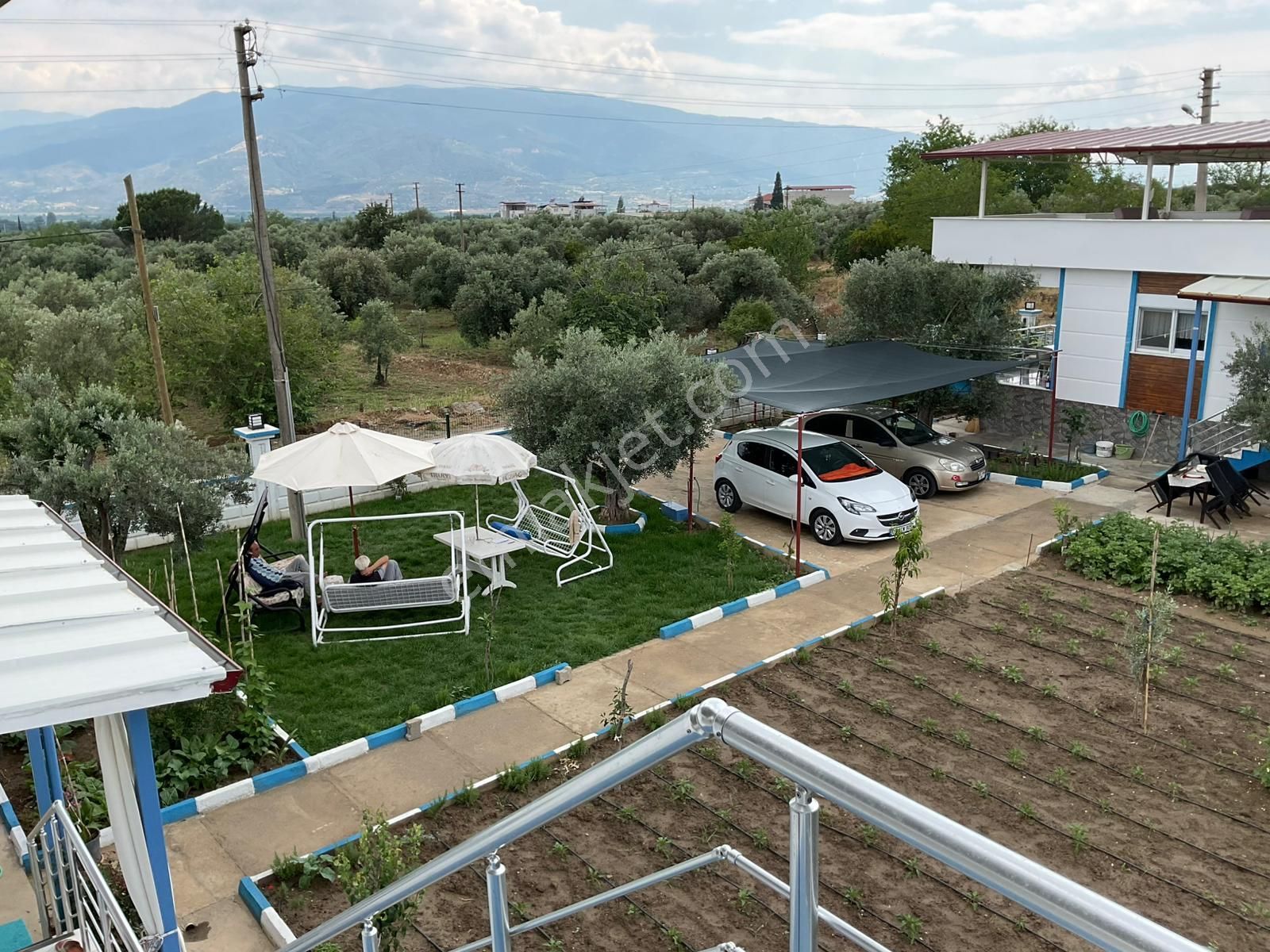Doğayla İç İçe Yaşam: 2 Dönüm Arsa Üzerinde 2 Konut