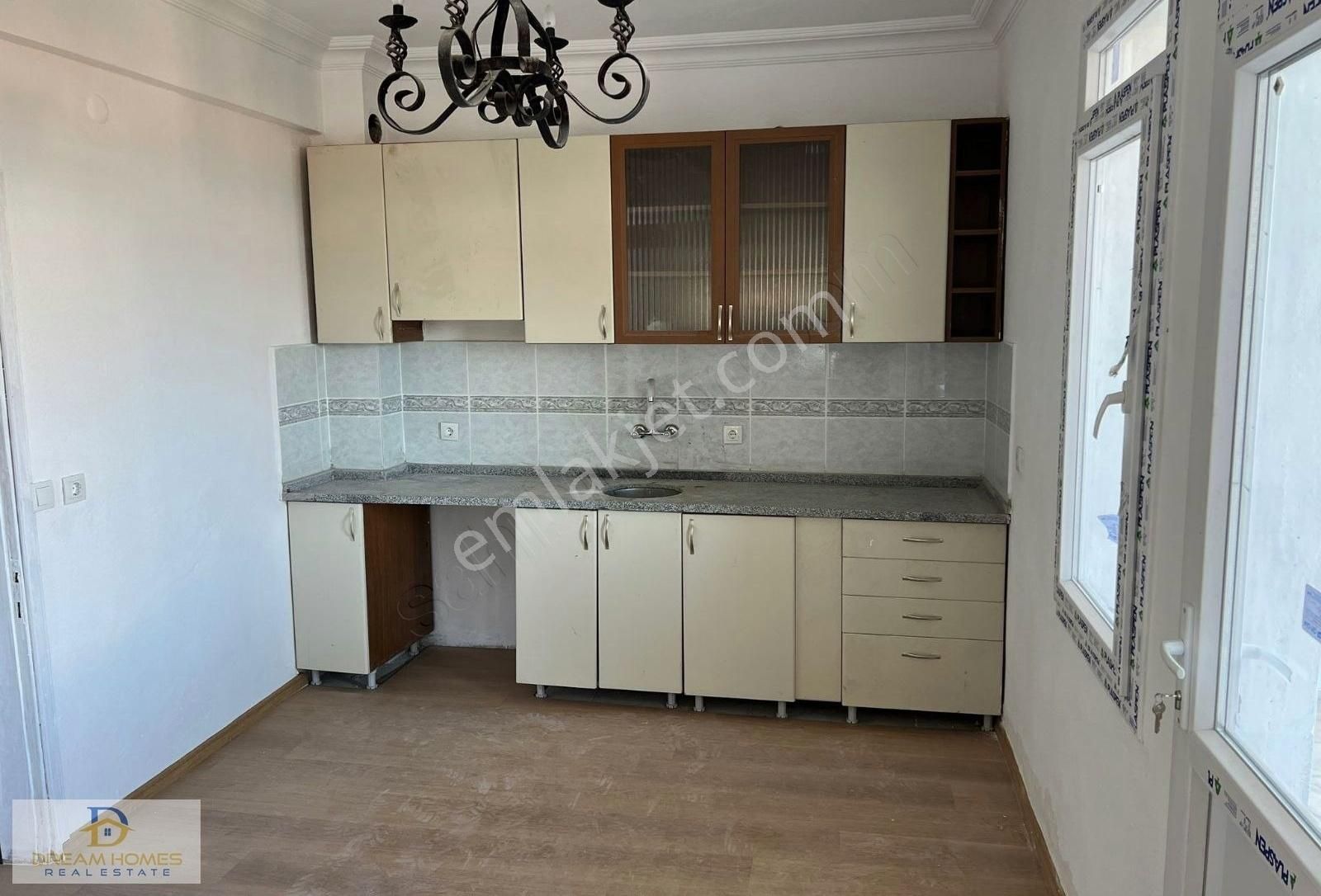 Denız Manzaralı Tek Tapu 2 Daire Yatırım Fırsatı