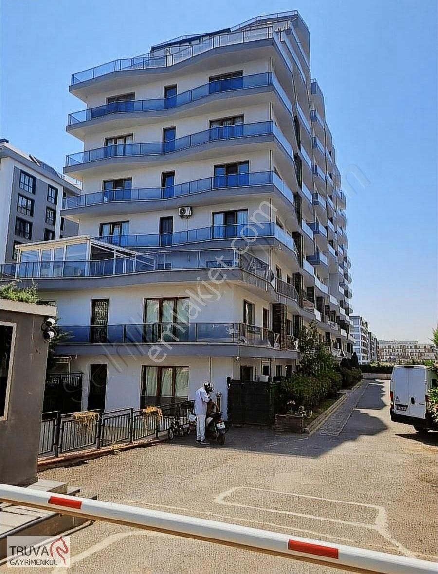 Truva Gayrimenkul Den Balkonlu Green Life Full Eşyalı 1+0