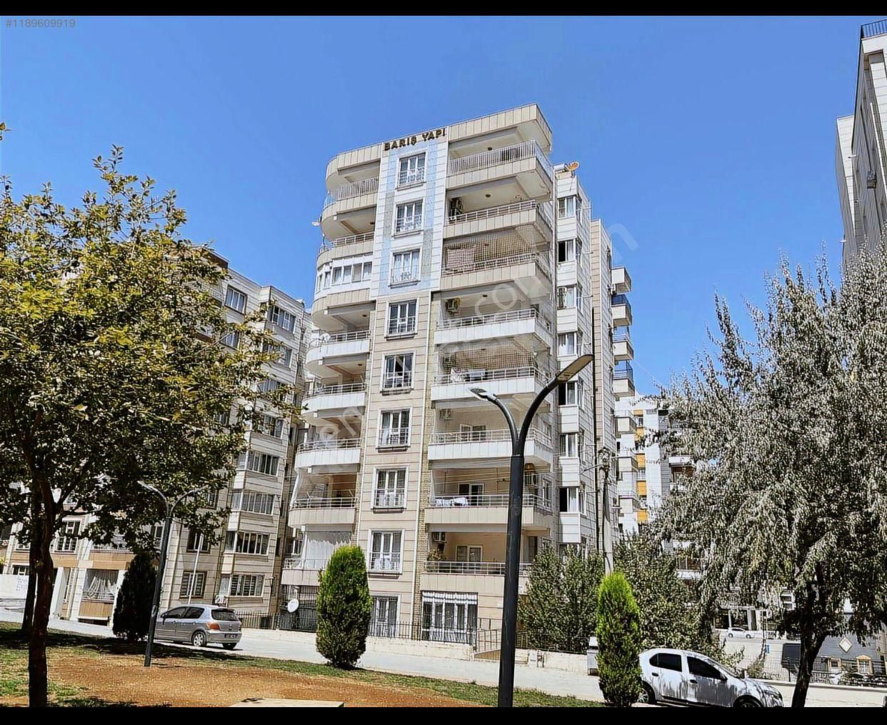 Karaköprü Badıllıda Satılık Daire Merkezi Konumda
