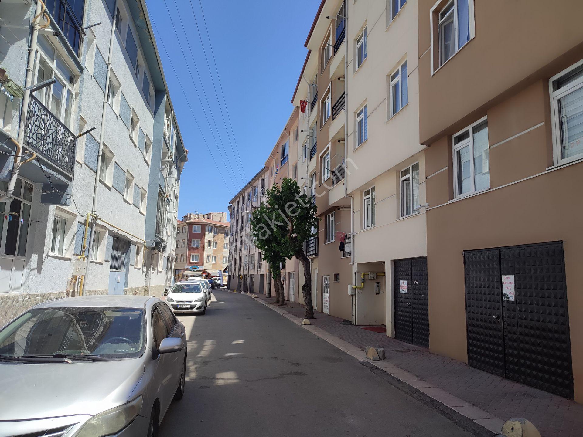 Ömerağa Mah, Asansörlü, 2+1 Satılık Daire + 100 M2 Dükkan - Görsel 28