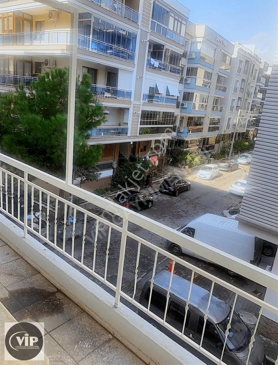 Vip Gayrimenkul Karşıyaka Nergiz Çarşı 2+1 Satılık Daire