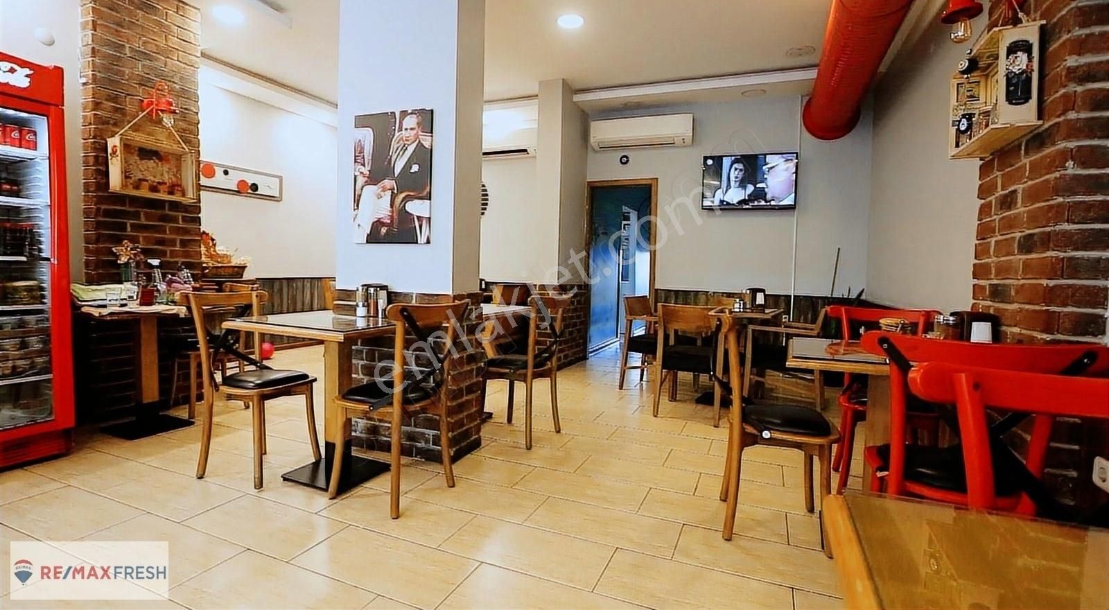 Balçova Ata Caddesi Üzerinde Devren Kiralık İşletme