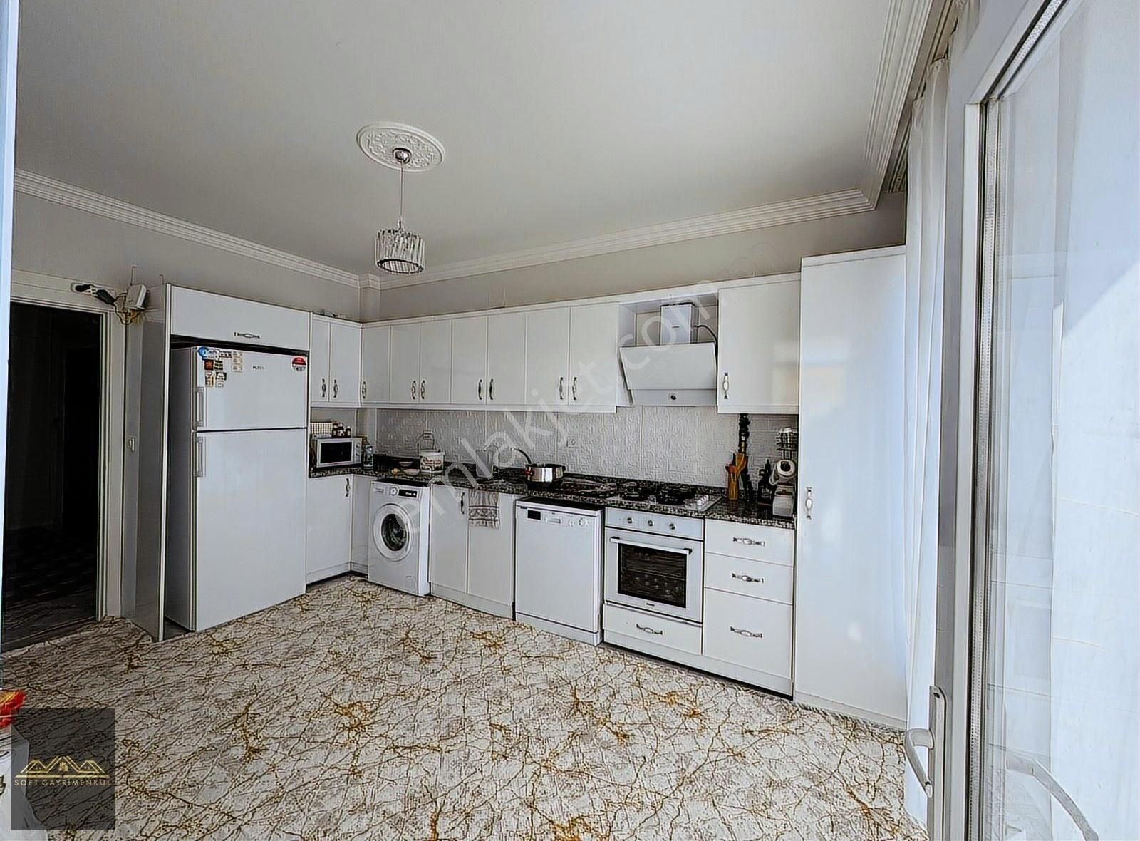Soft'tan Burak'ta Bakımlı Çift Banyo Çift Balkon 3+1 Daire!!!