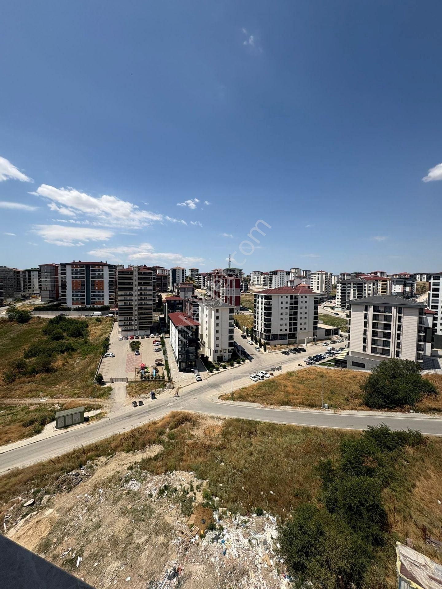 Adrian'dan Cumhuriyet Mah. Satılık Havuzlu Kapalı Otopark'lı 3+1 Lüks Daire
