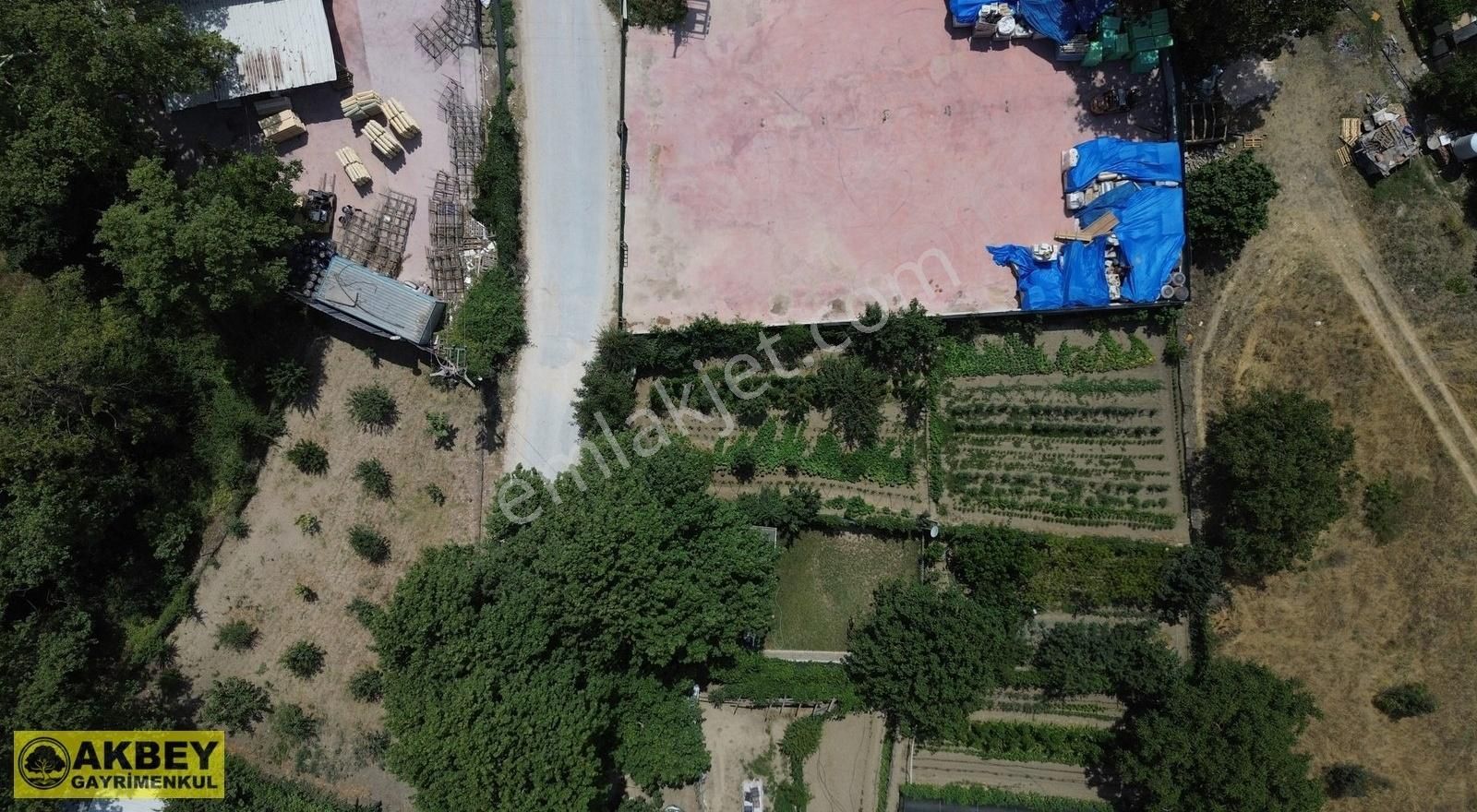 Akbey'den Resmi Kadastro Yoluna Cephe Ve Gölete Yakın Bahçe