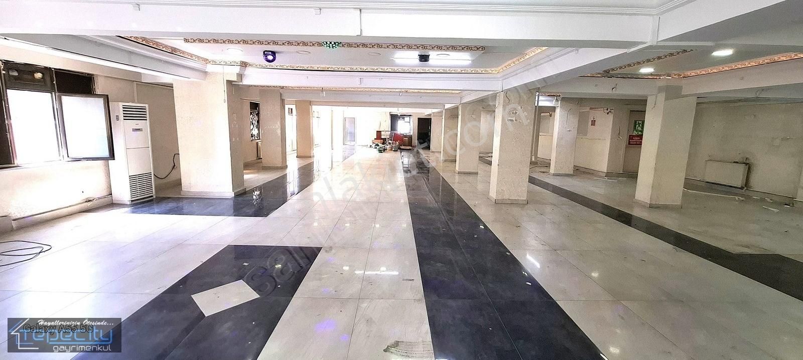 Bağcılar Güneşli Mevkii Kiralık İş Yeri 700 M2 Ana Cadde Cepeli