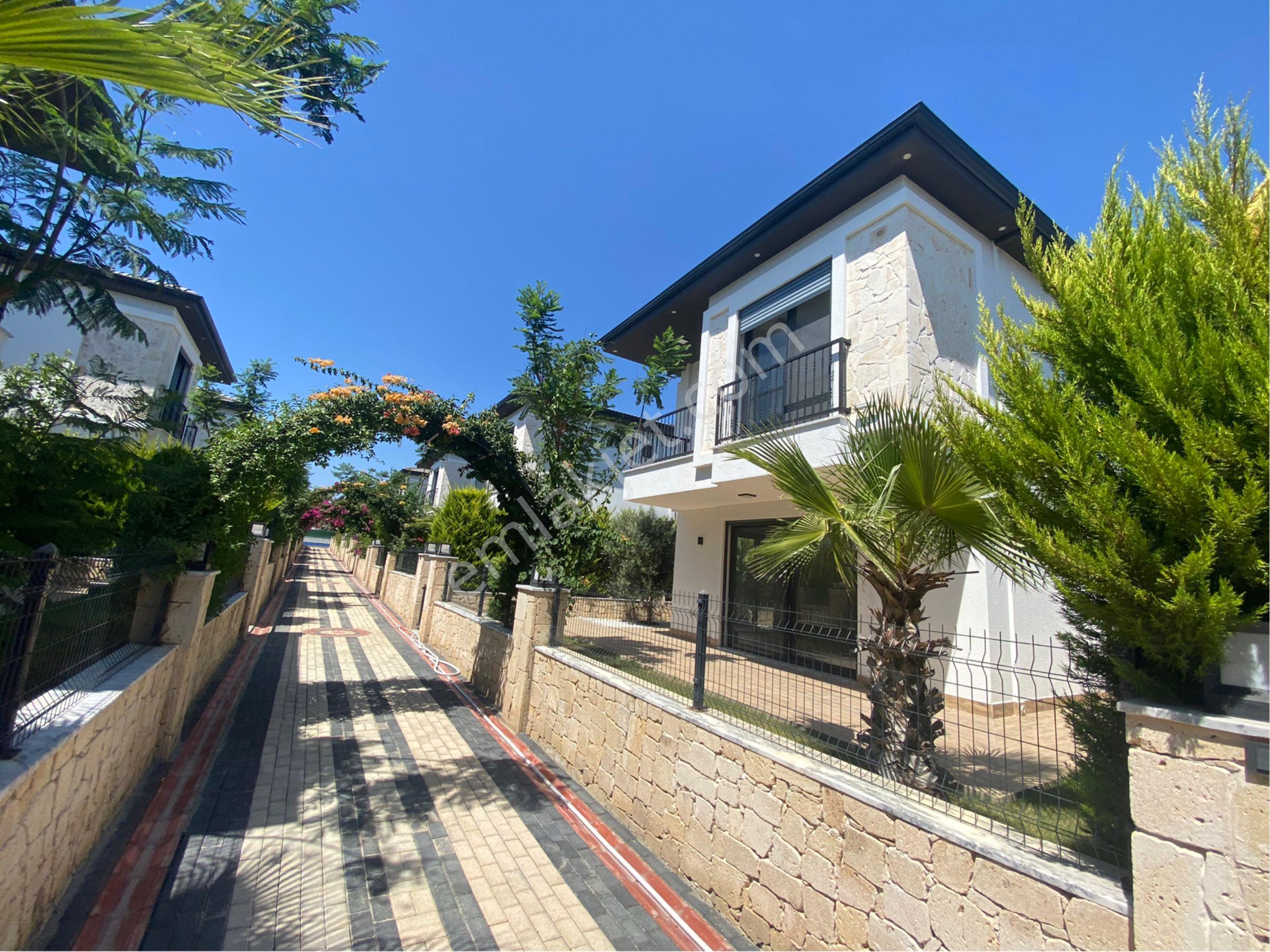 Efeler Mahallesinde Site İçi 3+1 Villalar - Görsel 2