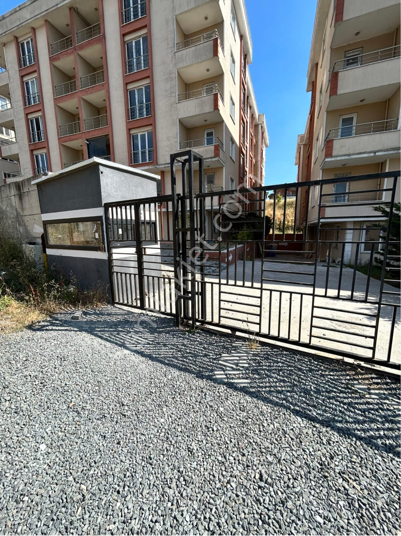 Demir Deluxe___pınartepe Satılık 1+1 Daire Site+full