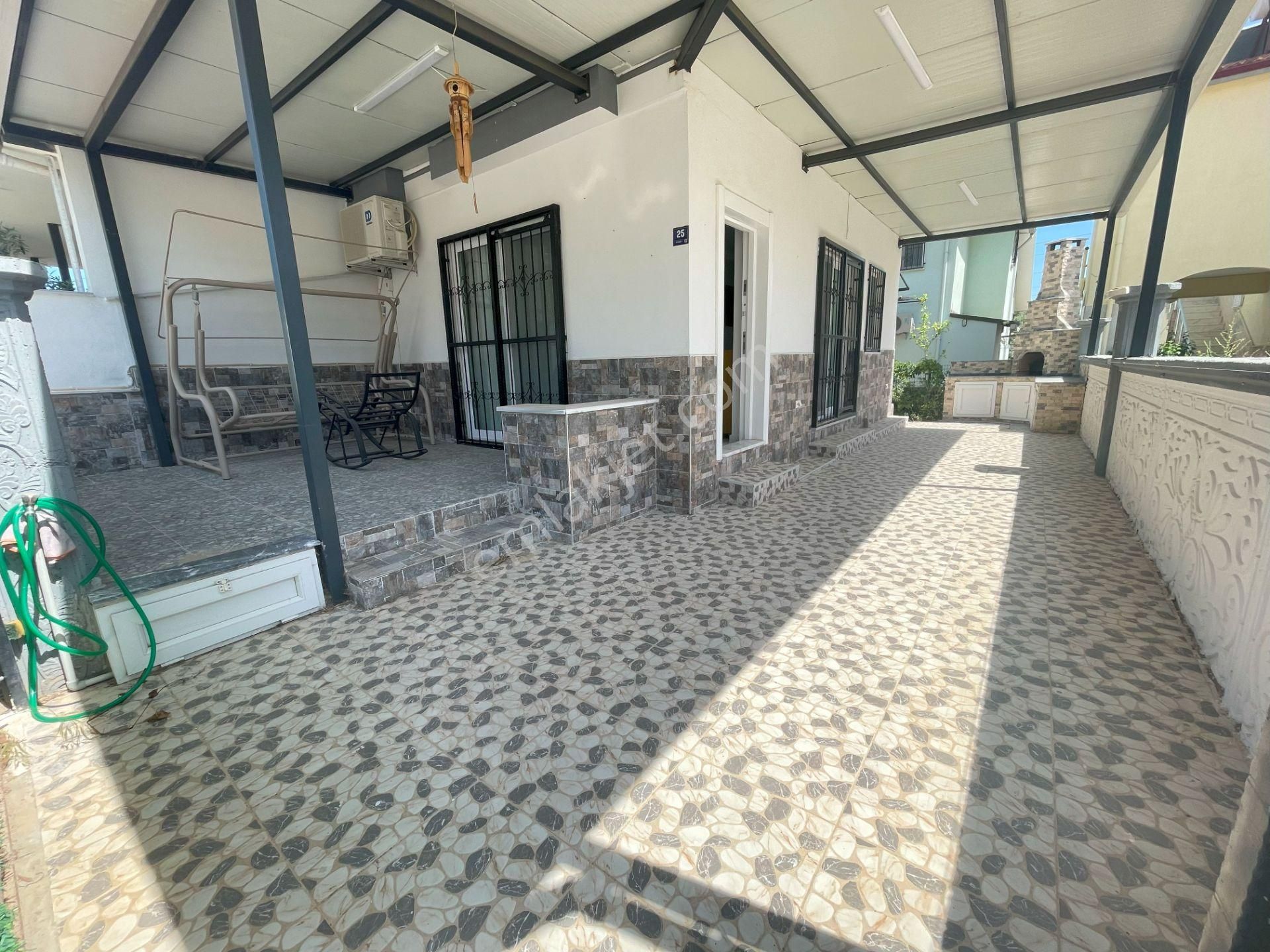 Didim Fevzipaşa Mahallesinde Denize Çok Yakın Konumda 2+1 Bahçeli Villa