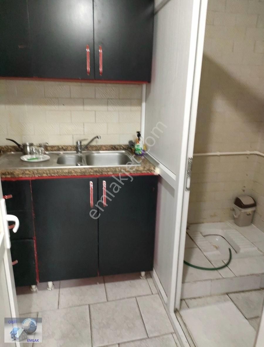 Çeşit Emlak Menderes Cad Üstü 70m2 Düz Giriş Kiralık Dükkan
