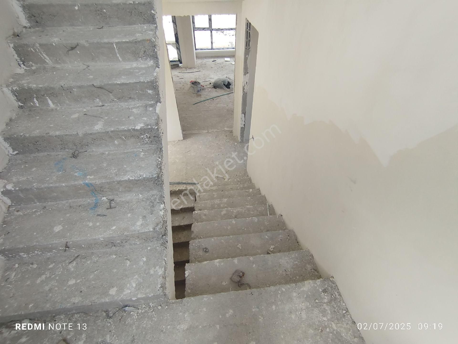 Baglıca Zirve Caddesinde Alttan Istmalı 6+2 Kupon Villa - Görsel 19