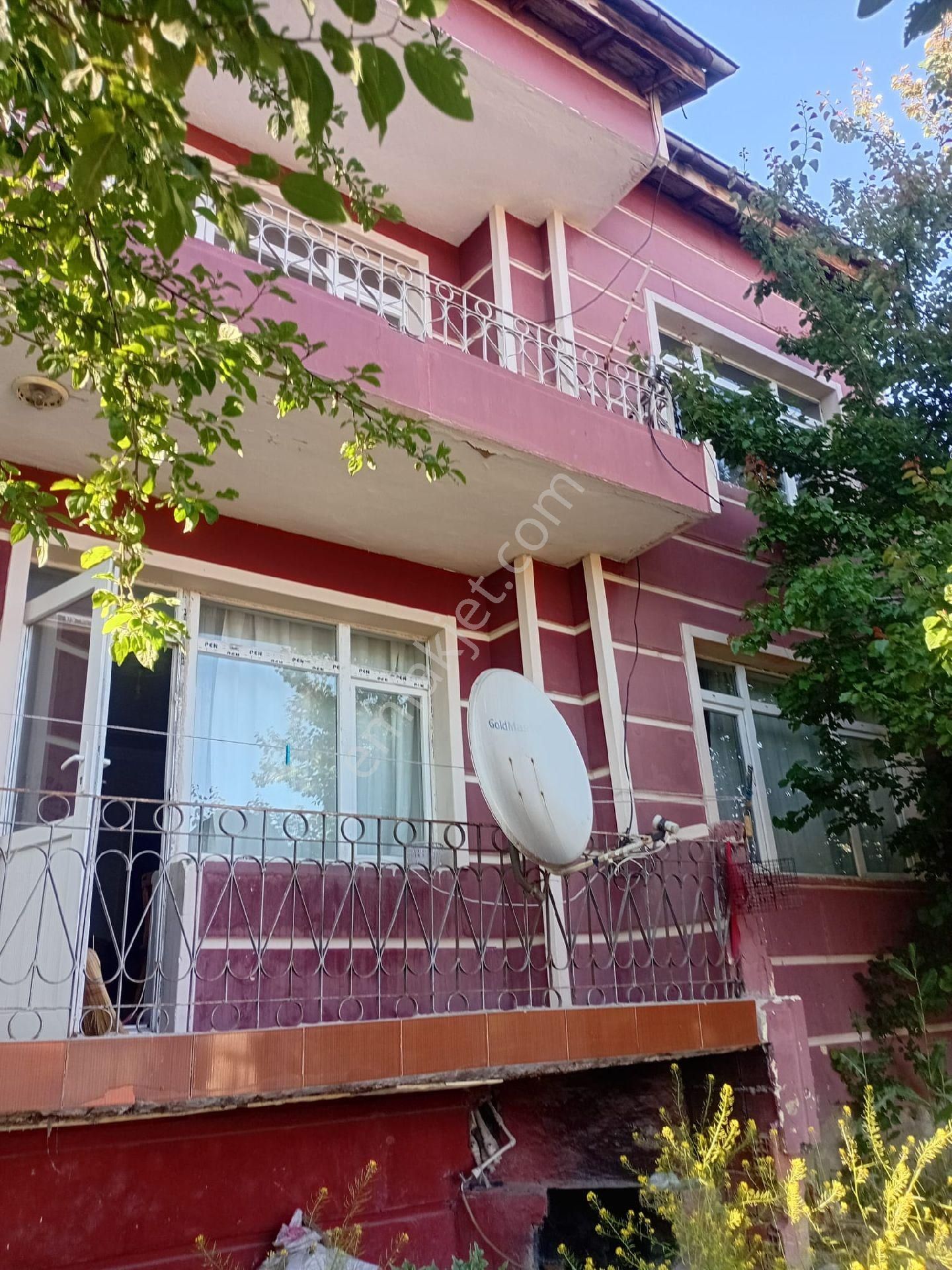 Satîlîk2 Katlî Bahçeli 3+1 Bina