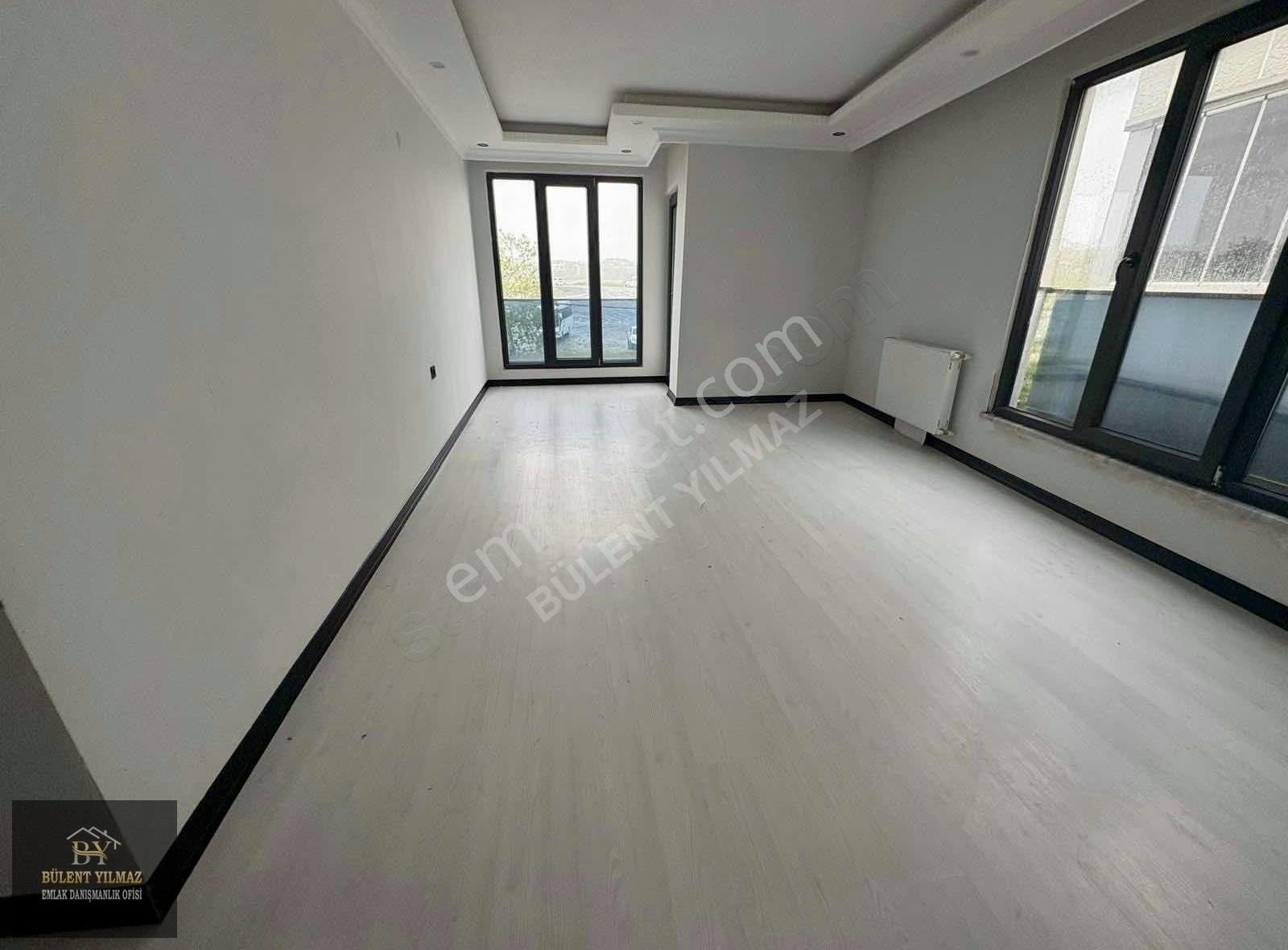 Bülent Yılmazdan Satılık 2+1 3yaşında Asansörlü Balkonlu Ara Kat