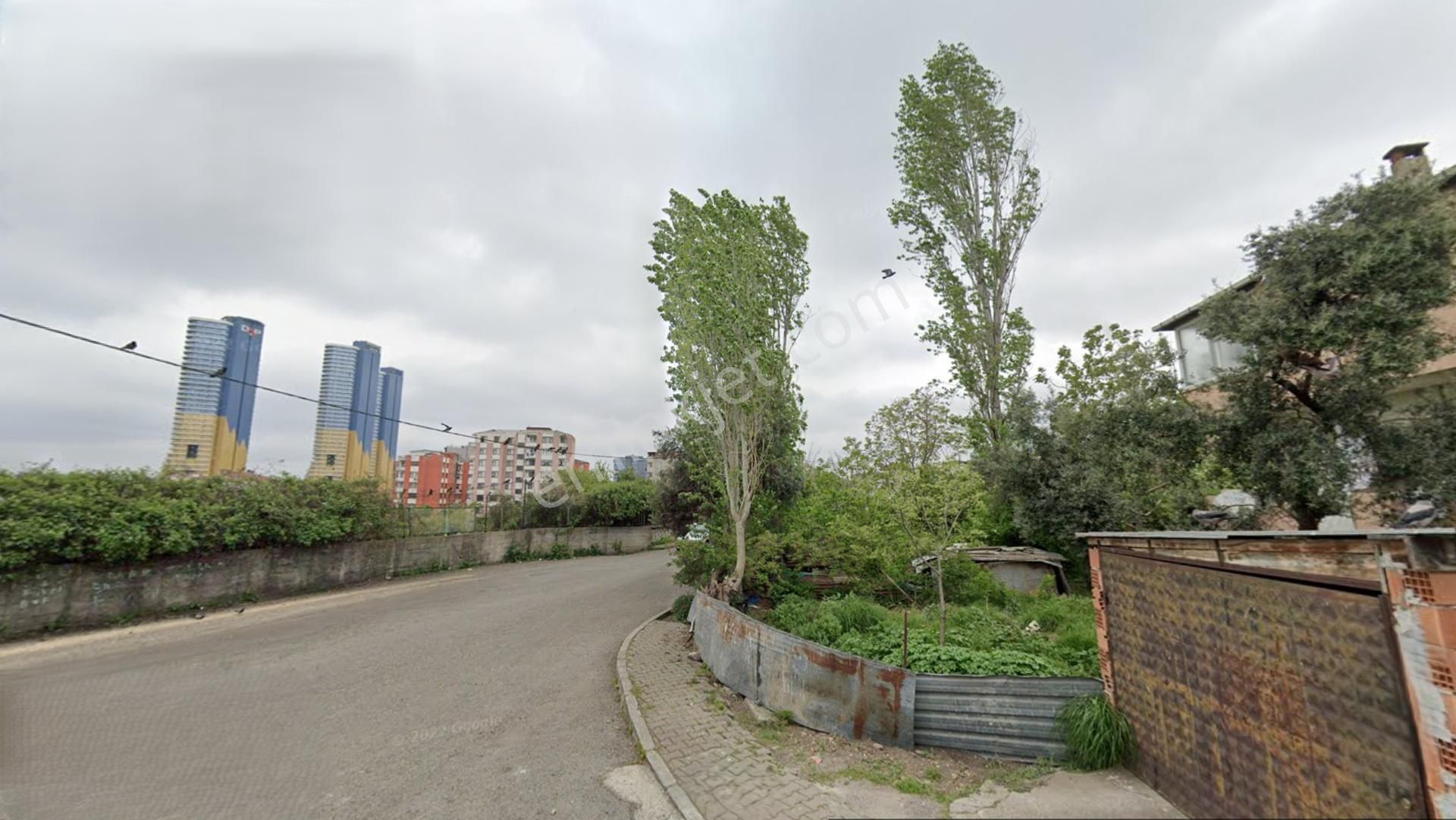 Kartal Çavuşoğlunda Ticaret,turizm,konut İmarlı Köşe Parsel Arsa