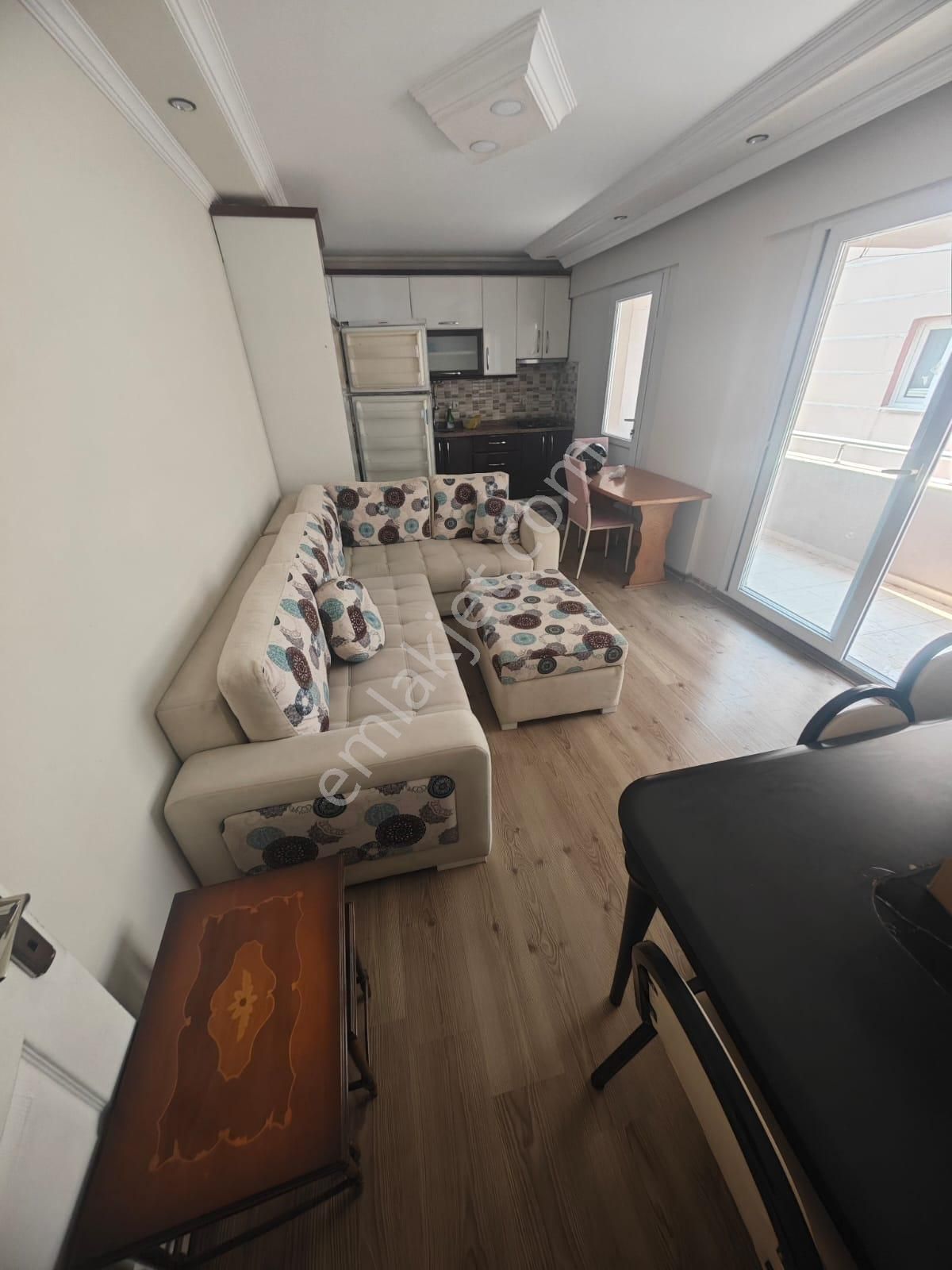 Dikili'de Eşyalı Kiralık 3+1 Dubleks Çarşı Merkezinde
