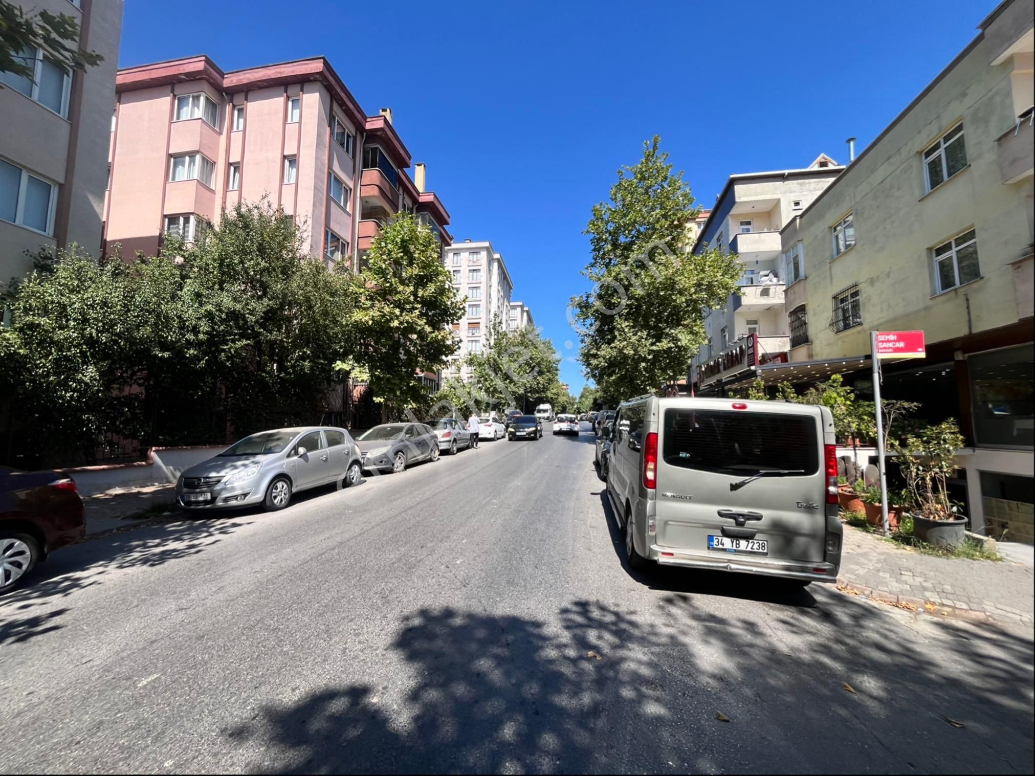 Ümraniye Madenler De Süper Konumlu Depo Ve Ya Dükkan