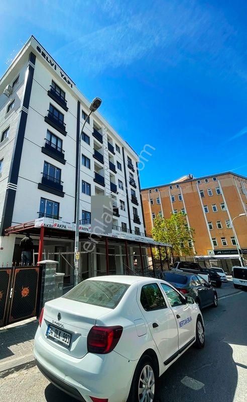 Mertcan Dan Hürriyet Çarşıda Arakat 3+1 Araç Takaslı - İskanlı