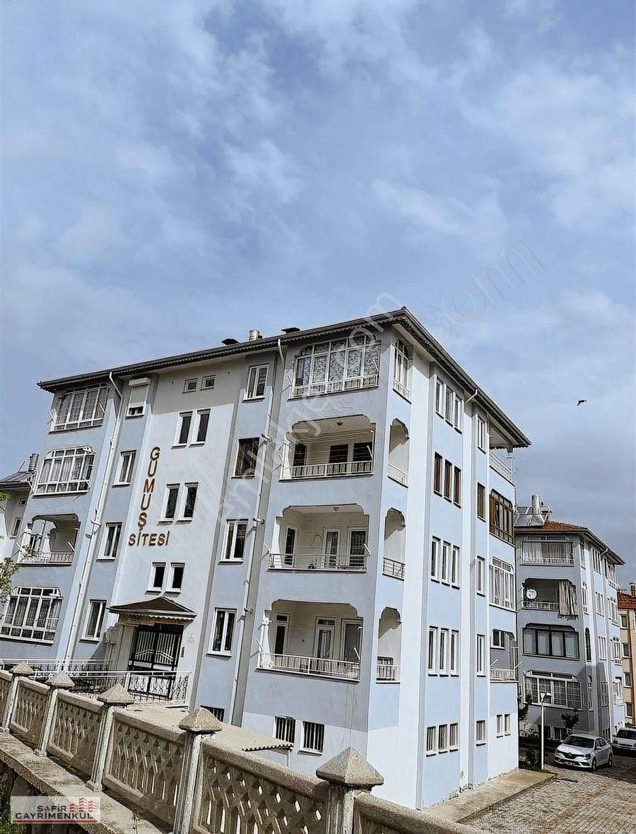 Işıkkentte Ara Kat Kiralık 3+1