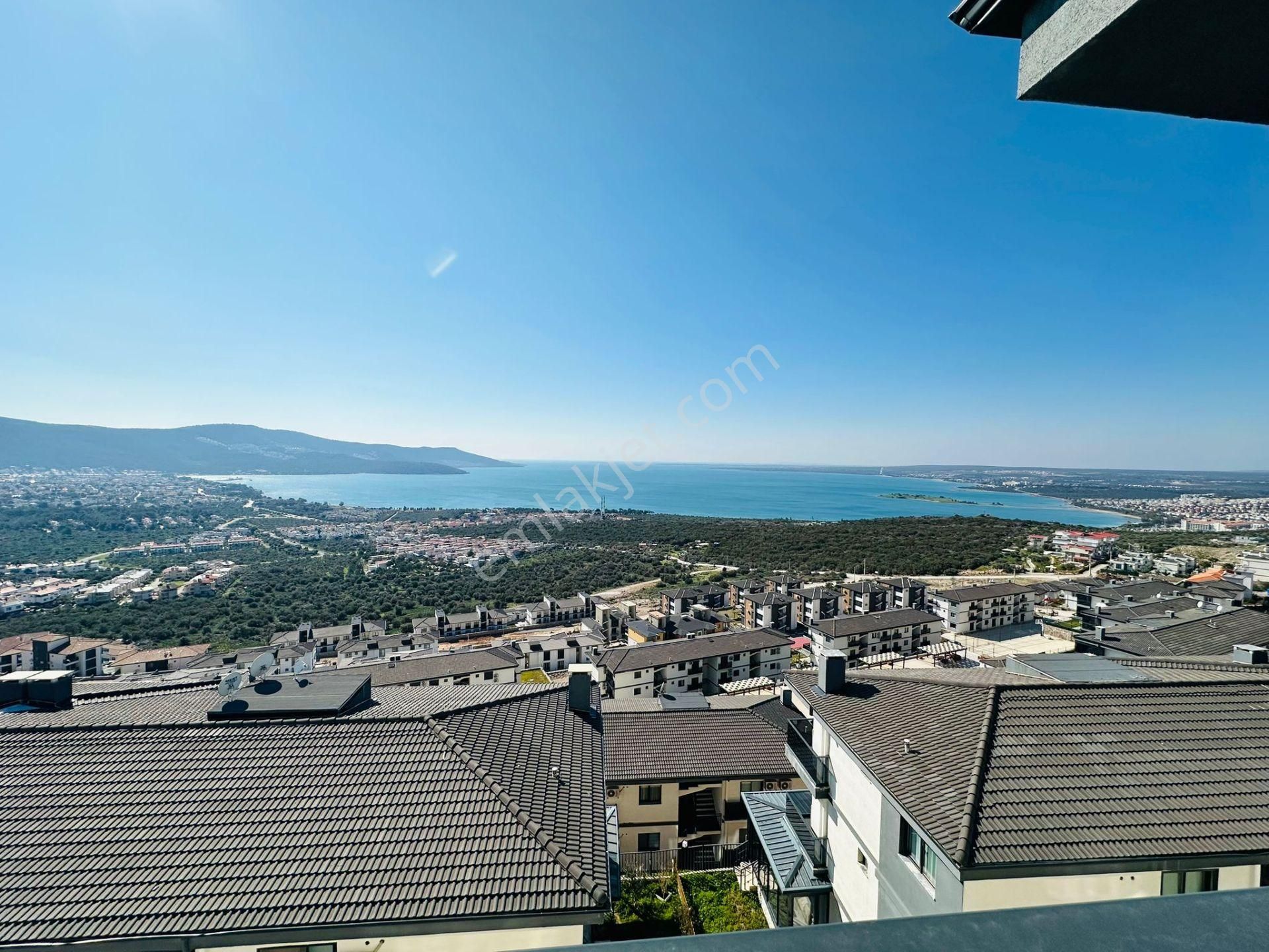 Yakamoz Sitesinde Deniz Manzaralı Ultra Lüks 2+1 Eşyalı Daire