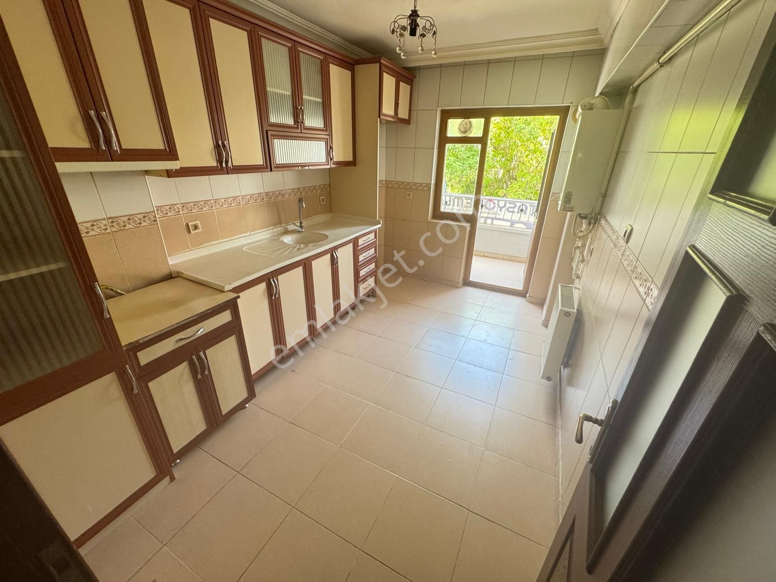Acik Satılık İstasyon Mah Asansörlü Ara Katta Salon Bağımsız 3+1 Daire