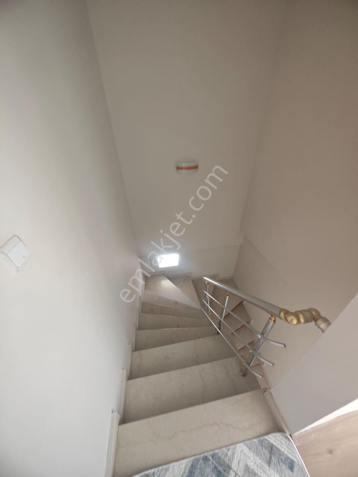 Dikili Ümmetoğlu'ndan 3+1 Dubleks Daire Merkezde - Görsel 14