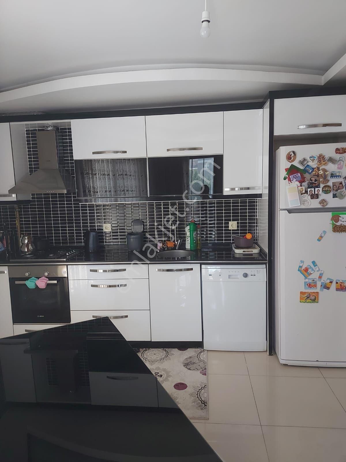 Buca Koop 160 Metrekare 3+1 Lüks Daire Eşyasız 2 Cadde Arası Ara Kat