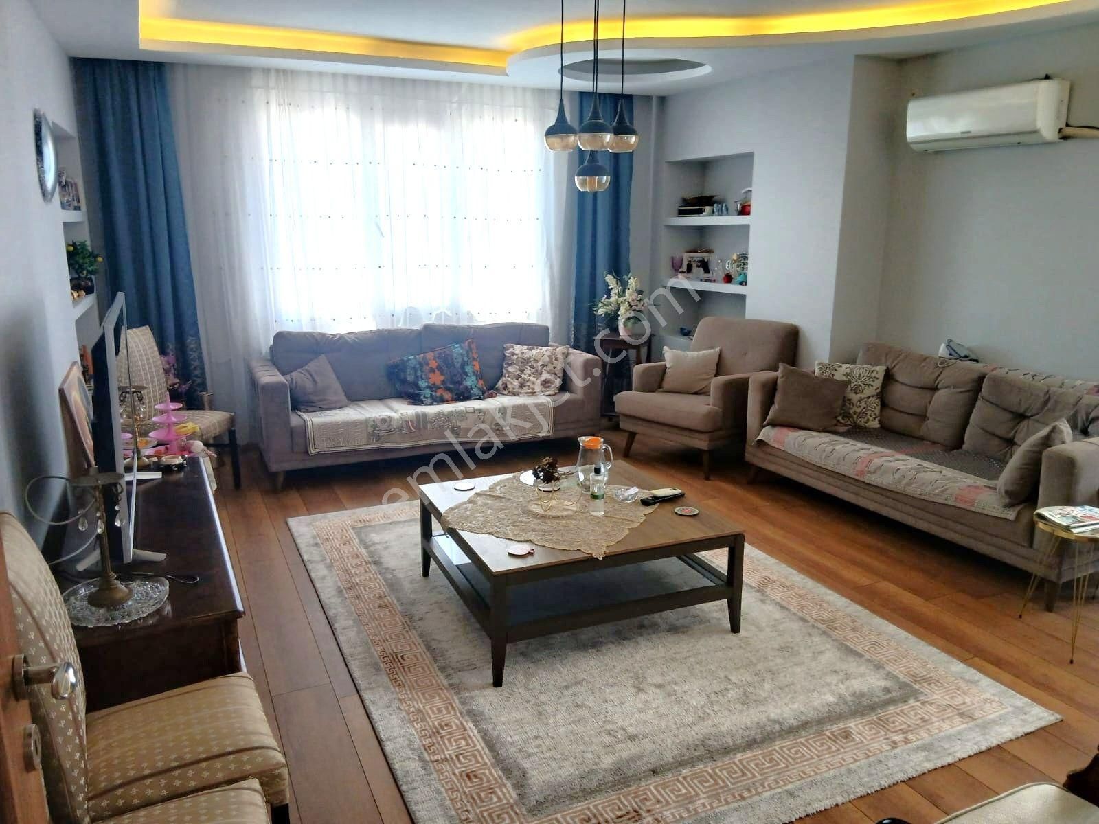 Akman'dan Kadıköy'de Ön Cephe Geniş Ebeveyn Banyolu 3+1 Daire