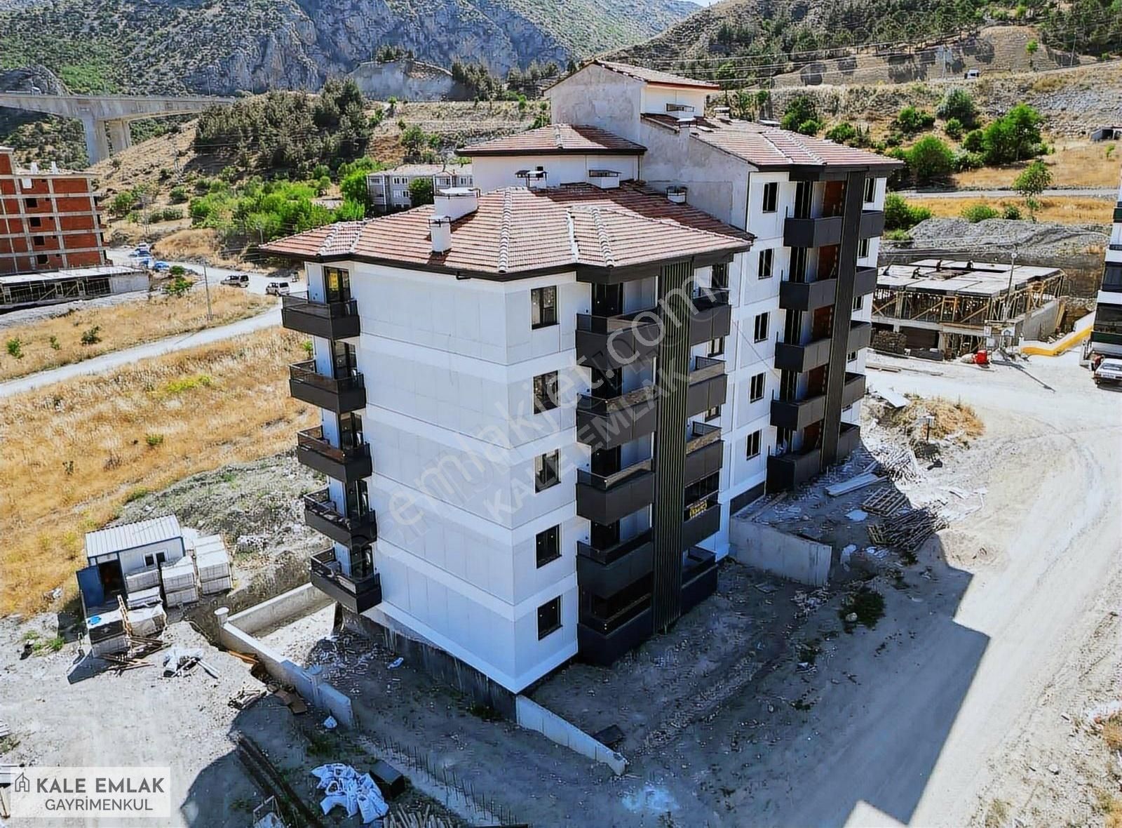 Kale Emlak'tan Şeyhcui Mahallesi Satılık Sıfır 1+1 Daire