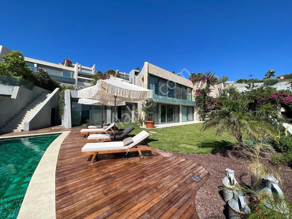 Bodrum Merkez'de Satılık 6+2 Ultra Lüks Villa