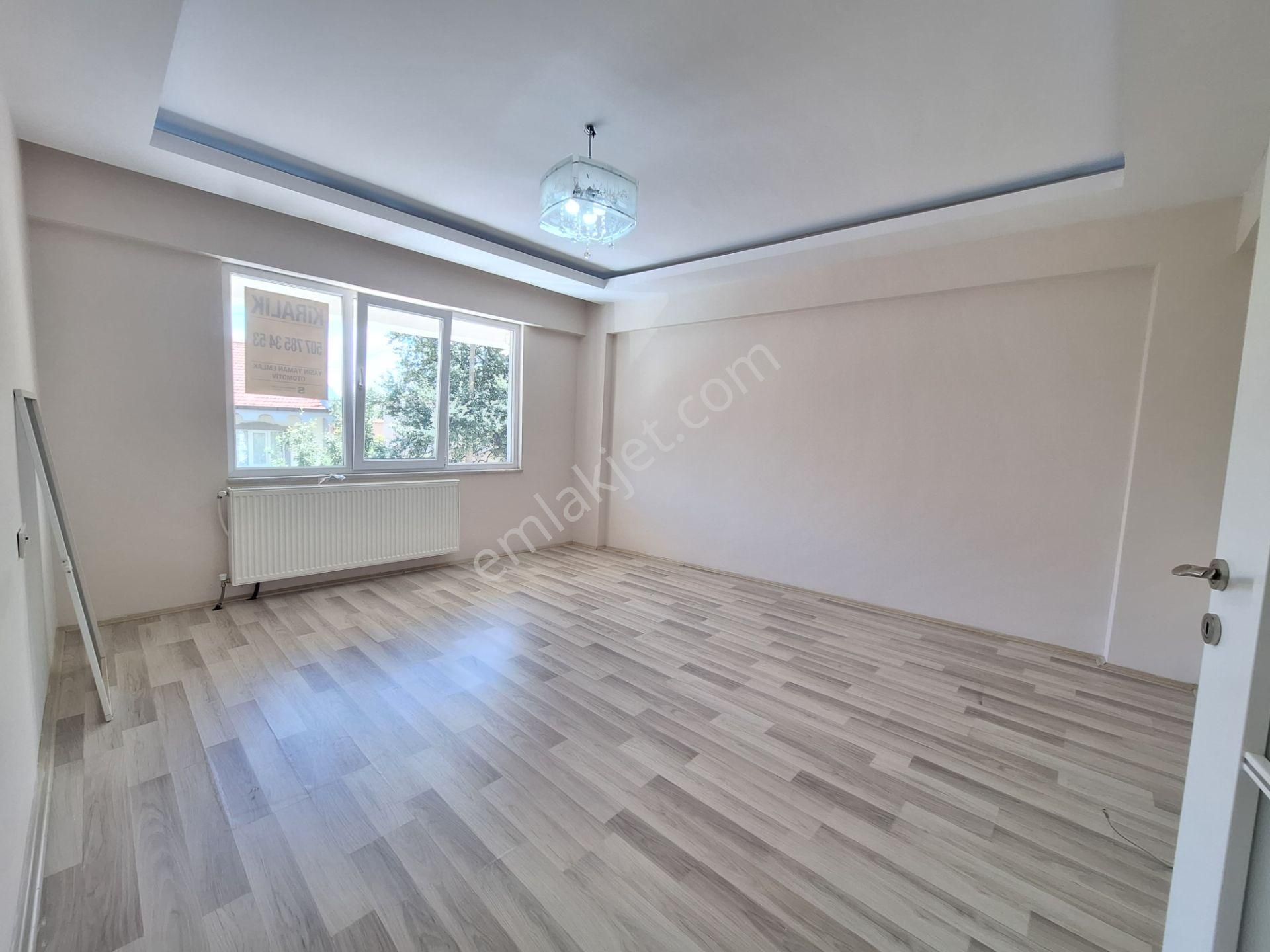 Yaman'dan Bolvadin Emrullah Mah. 2+1 Kiralık Daire