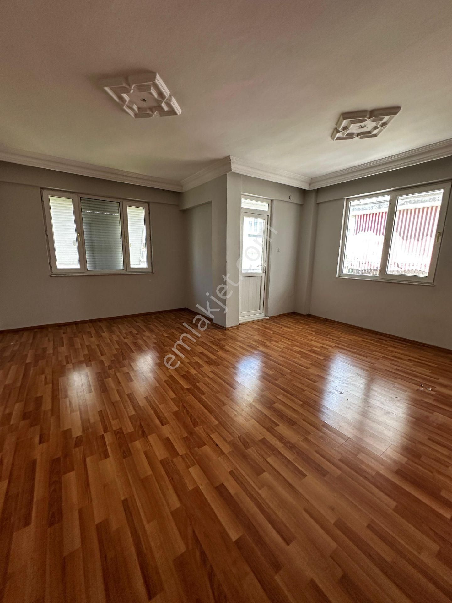 Dokuma Park Karşısı 3+1 140m2 Ara Kat Daire