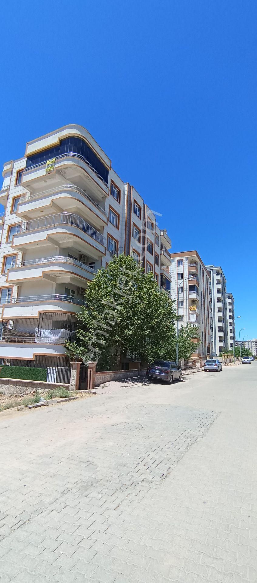 Fatih Emlak'tan 3+1 Kiralık Temiz Daire Nezih Ortam