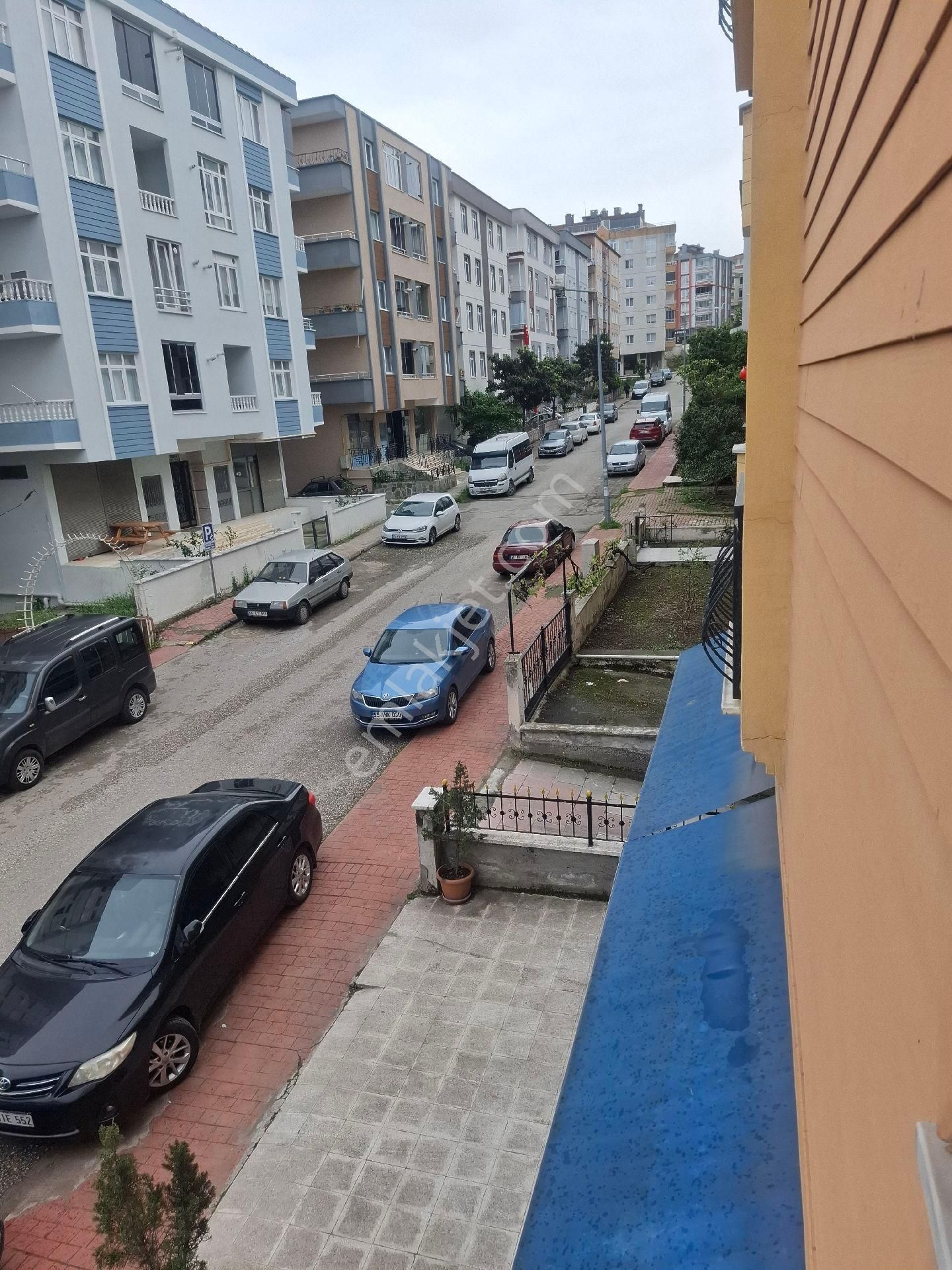 Azerbaycan Caddesi Satılık 1. Kat Daire